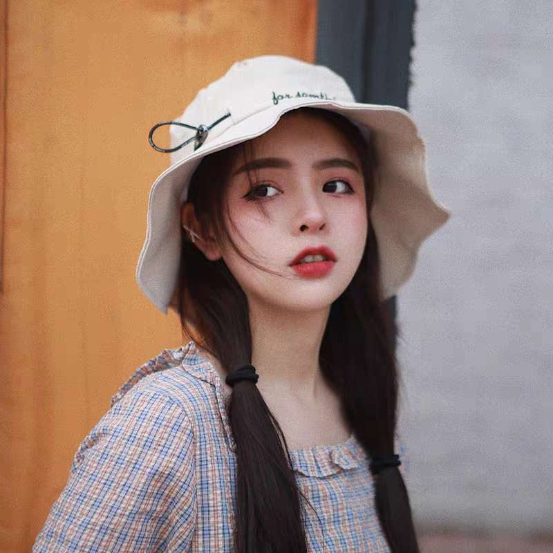 Ruffled fisherman's hat details Picture