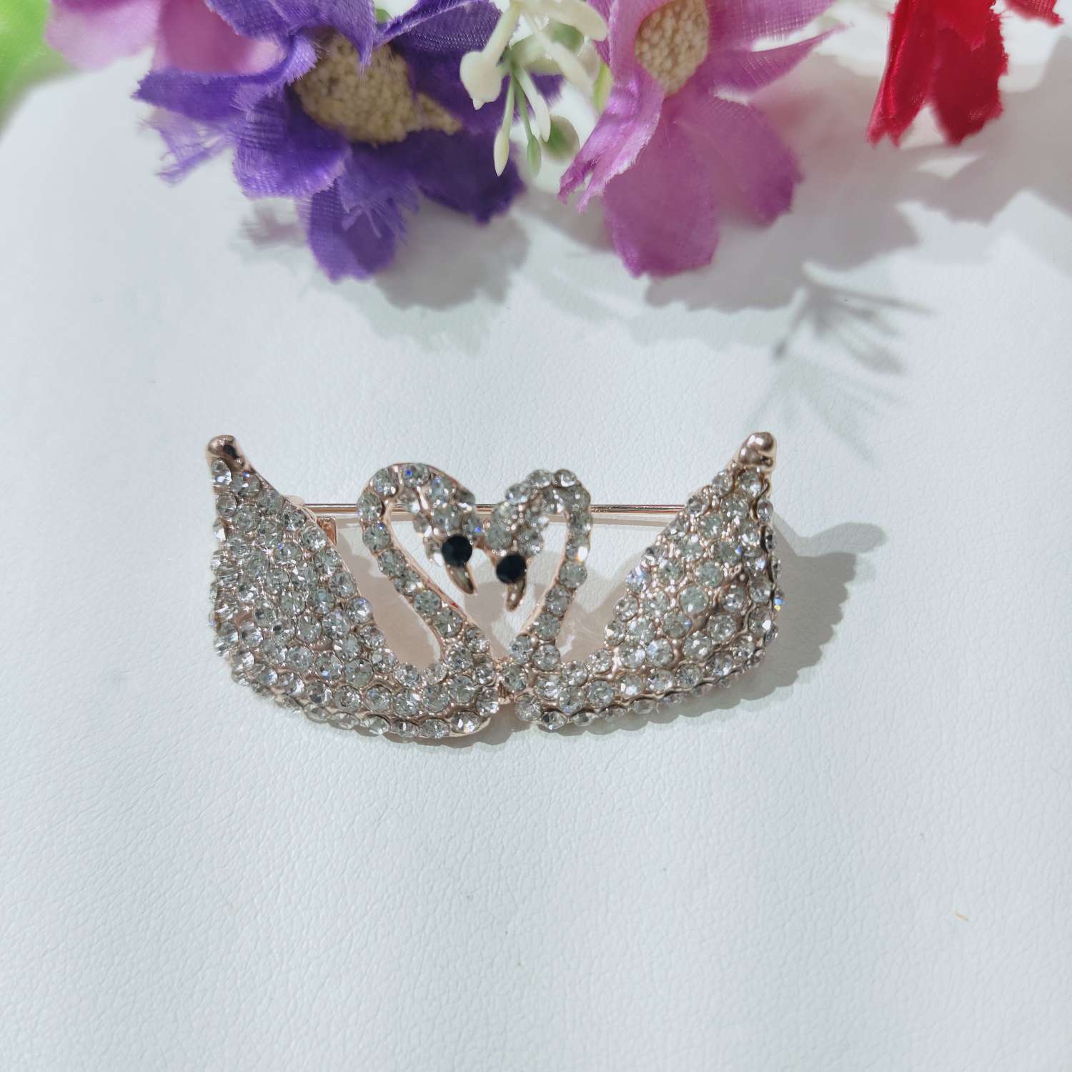 High-end Korean version diamond-encrusted cartoon ins pearl rainbow brooch Sunflower brooch anti-glare clothing accessories Specification image