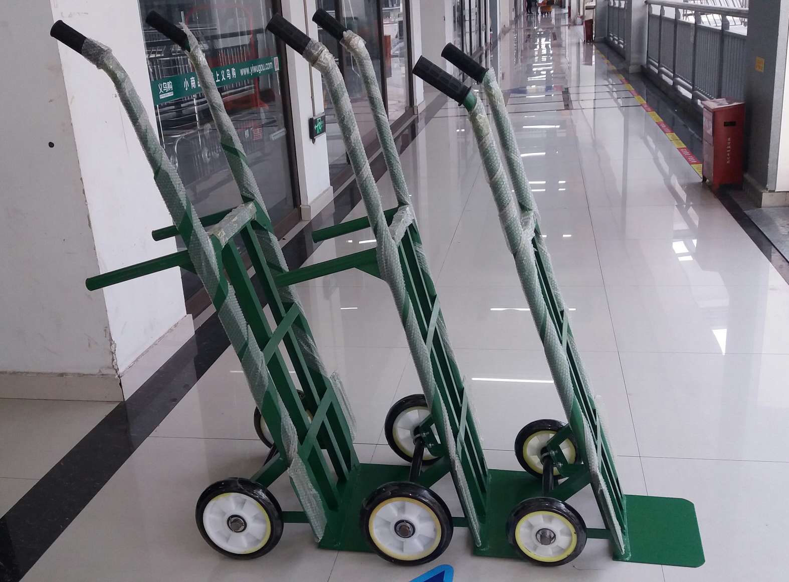 Heavy-duty tiger cart, warehouse handling cart, handcart Application Scenario