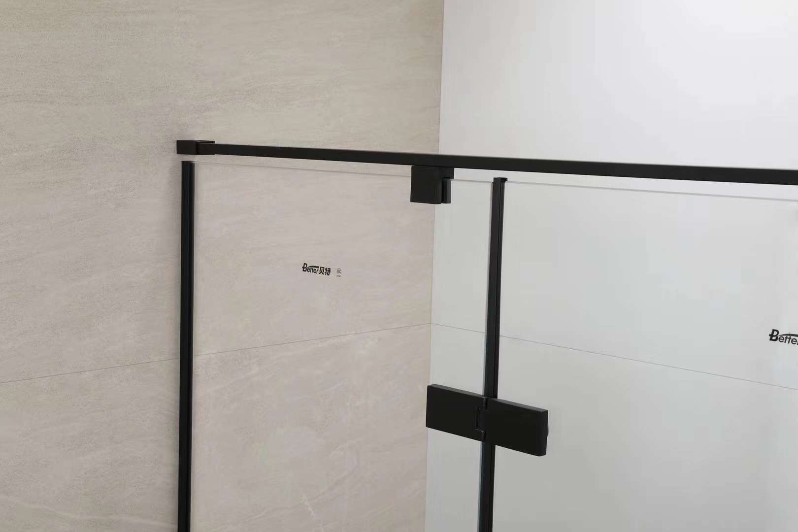 The Bette Super White Crystal Glass shower Enclosure 05 series features an elegant black, safe and fingerprint-free integrated design Application Scenario