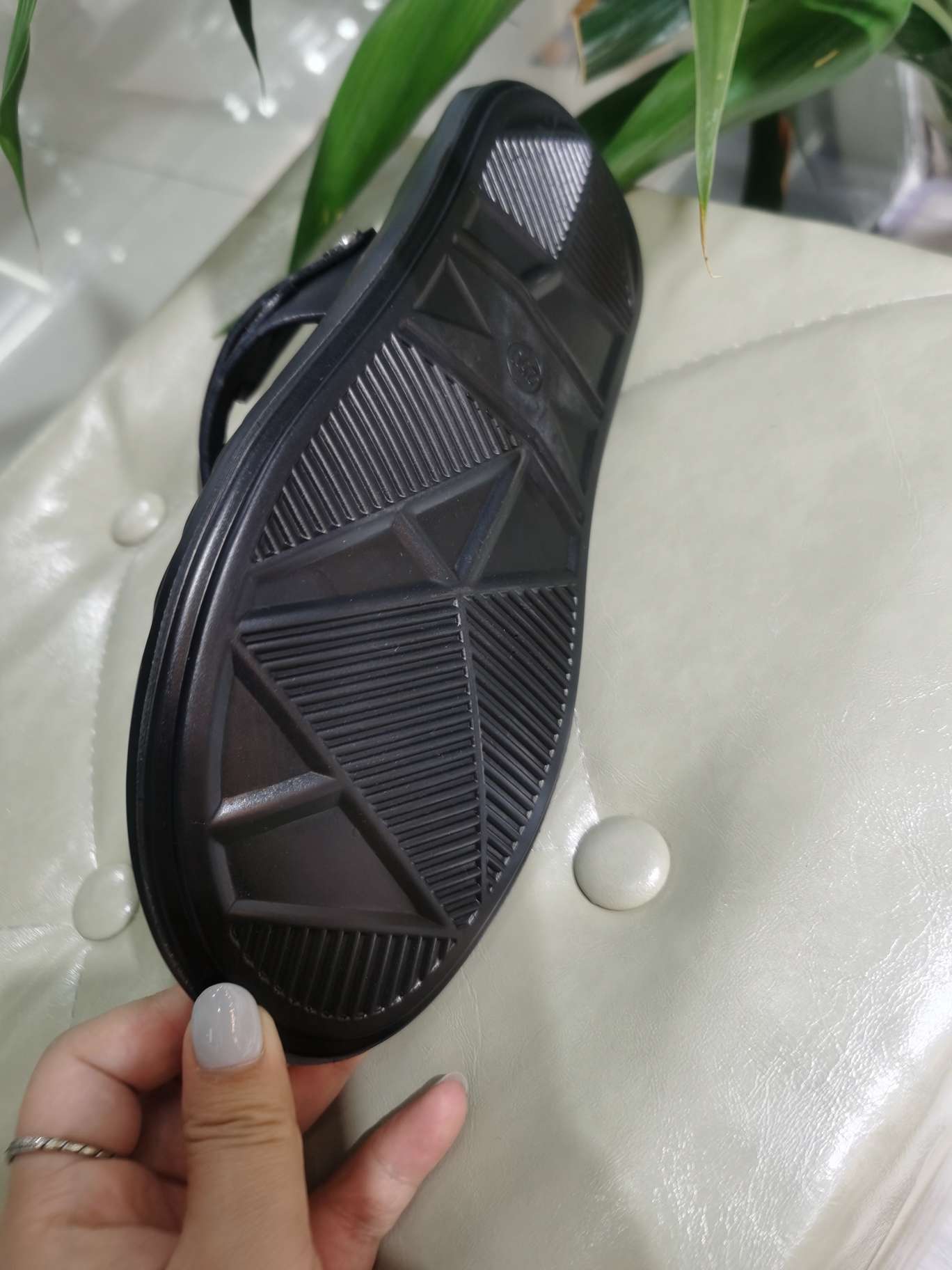 Wholesale 2022 Summer Men's Leather Casual Non-Slip Beach Shoes Men 2861 Beach Shoes Soft Sole Head Layer Cowhide Middle-Aged Slippers Specification drawing