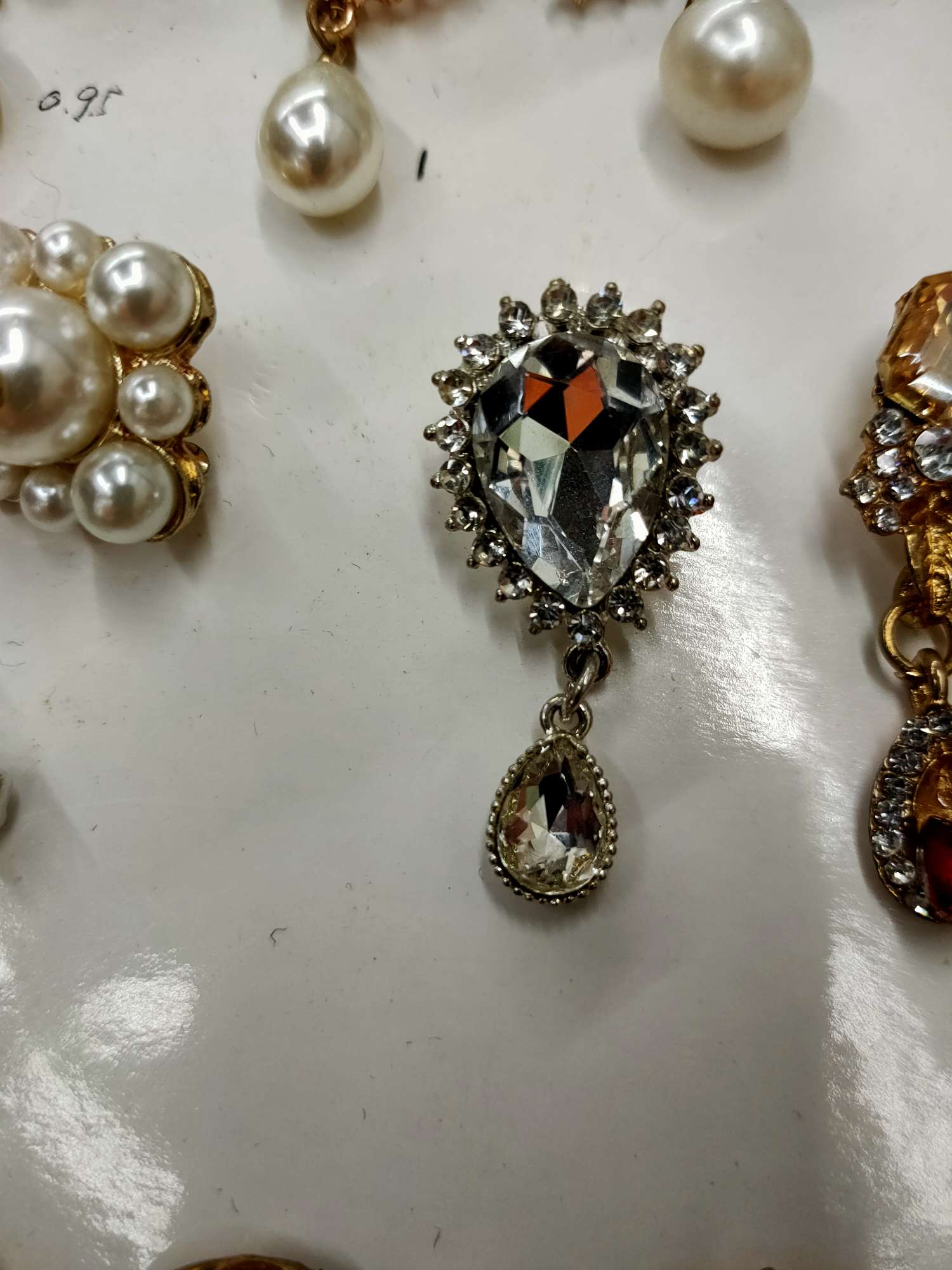 High-Grade Brooch 3 Brooch Brooch New Rhinestone Pearl Brooch Brooch Fashion Anti-Slip Clothing Accessories Corsage Collar Pin details Picture