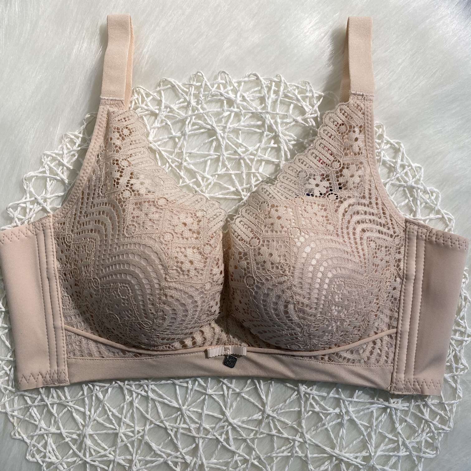 738#天然乳胶Q弹柔软四排四扣立体杯型上托
聚拢（10件起批）产品图