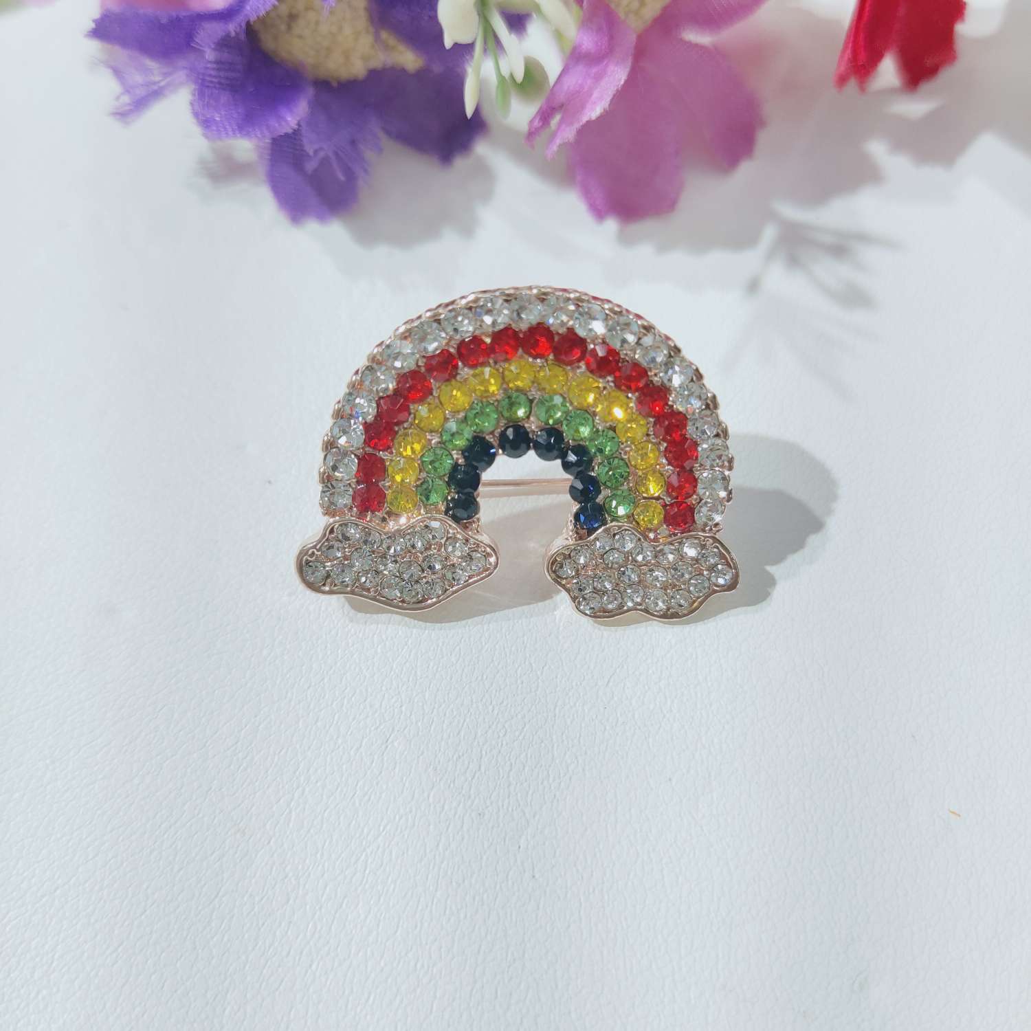 High-end Korean version diamond-encrusted cartoon ins pearl rainbow brooch Sunflower brooch anti-glare clothing accessories Item Picture