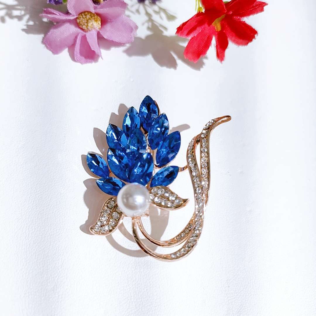 High-end Korean version diamond-encrusted glass cartoon ins fruit cute brooch Sunflower brooch anti-glare clothing accessories undefined