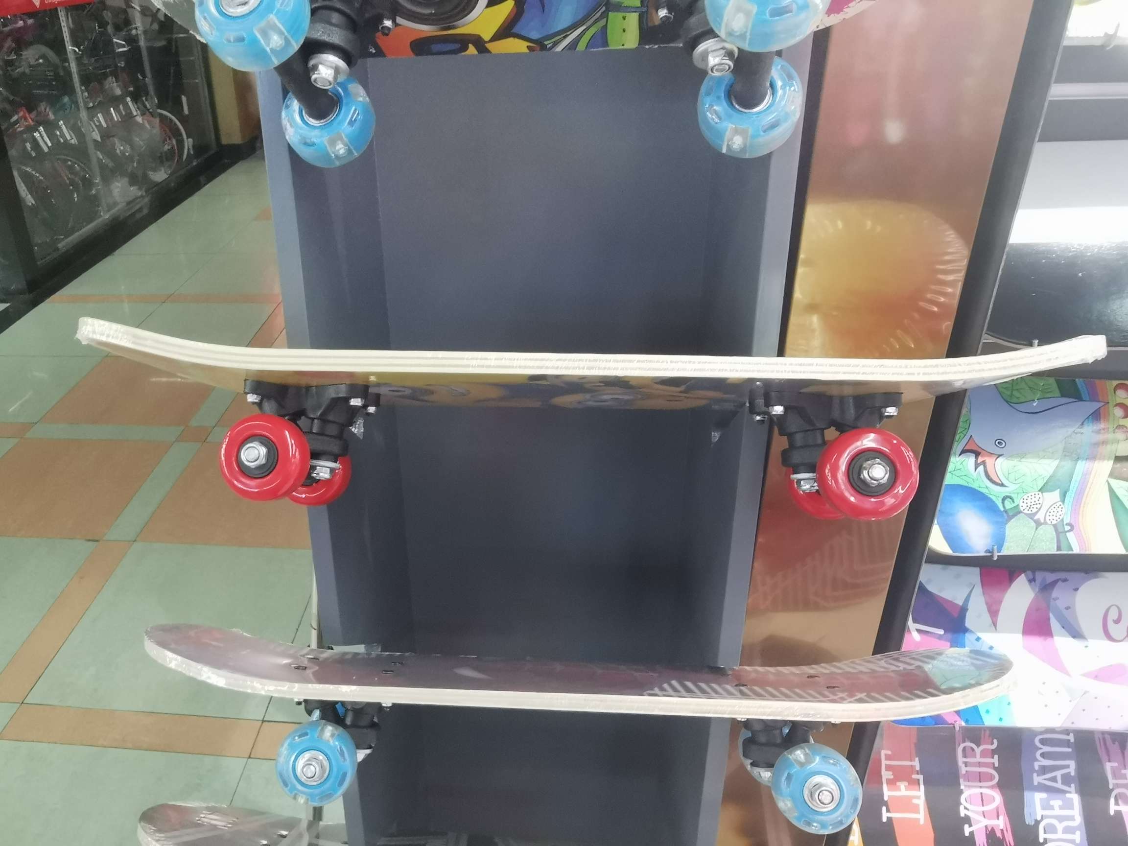 Skate con 25
