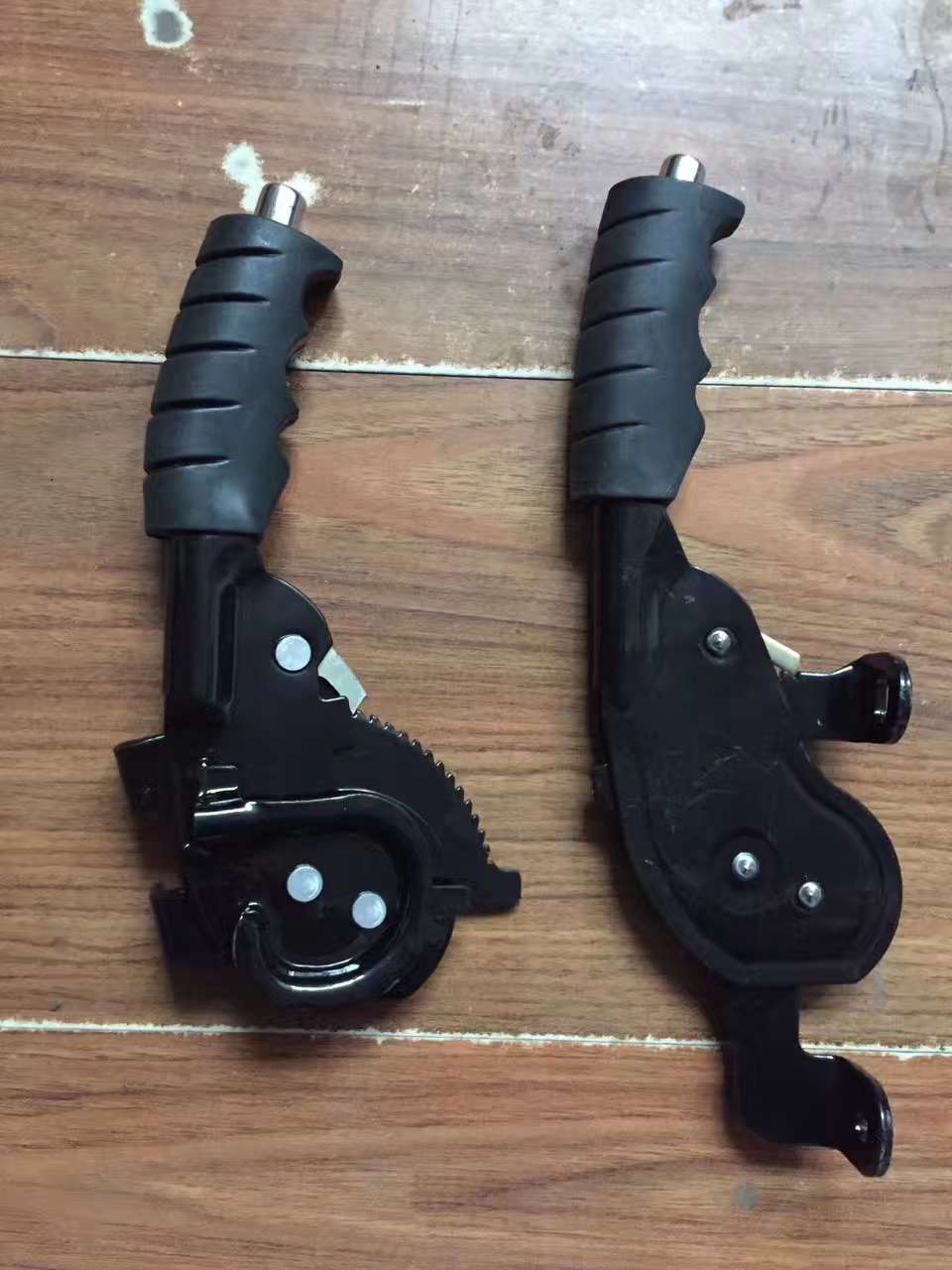 Special handbrake for electric tricycles details Picture