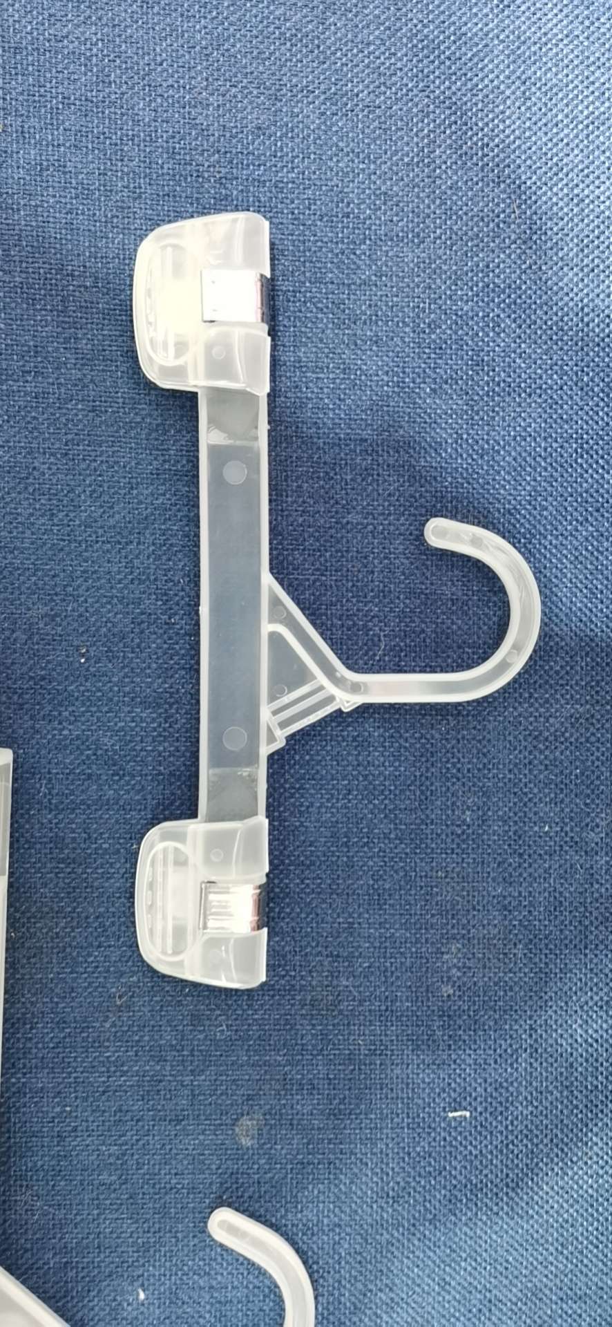 20公分儿童裤架 落地式衣架设计 耐用轻便衣物整理好帮手