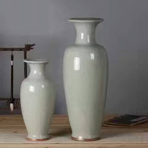 Borneol vase thumbnail