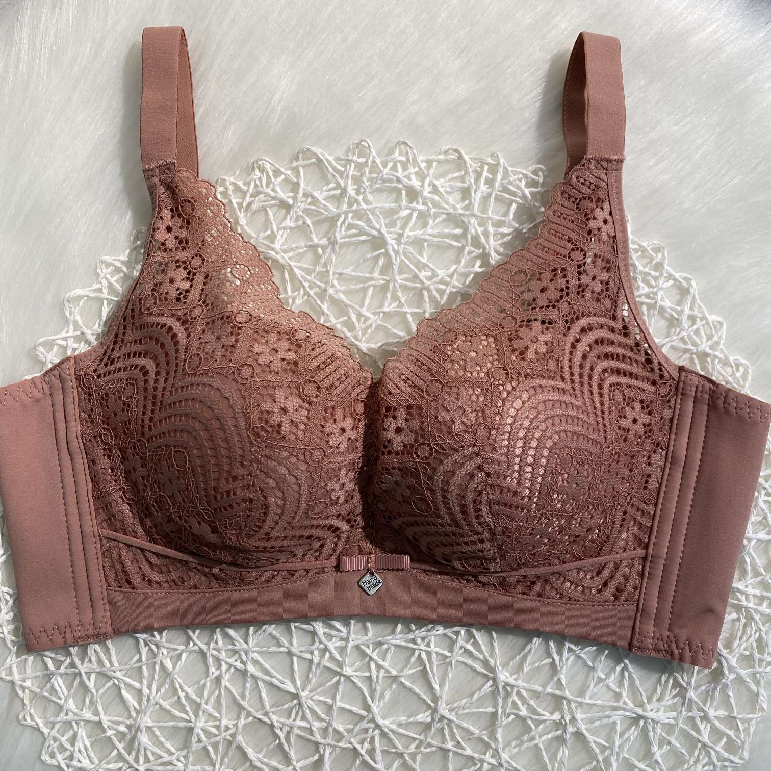 哺乳文胸实物图