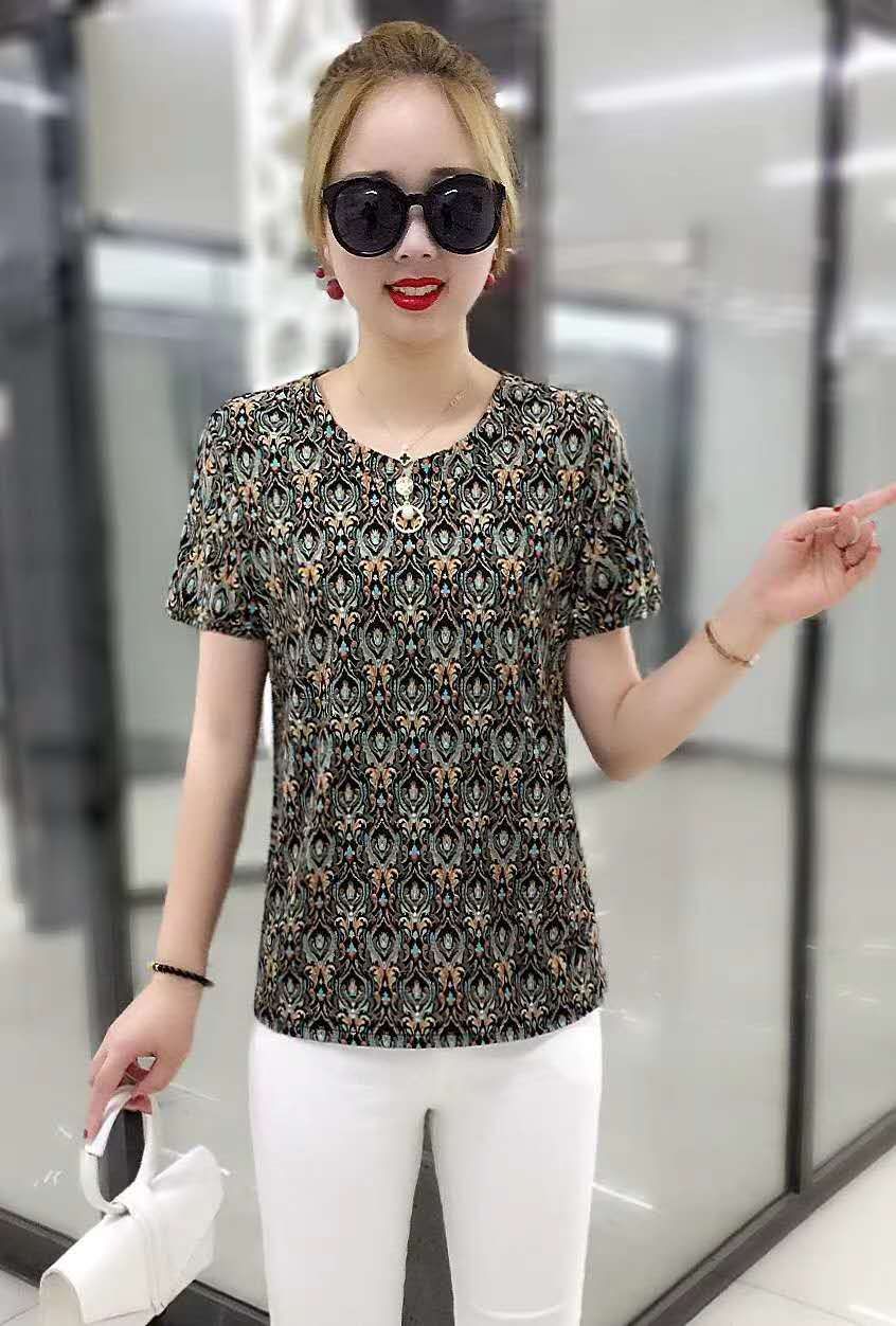 妈妈夏装两件套装中年妇女时尚花色T恤中老年女装奶奶短袖上衣服产品图