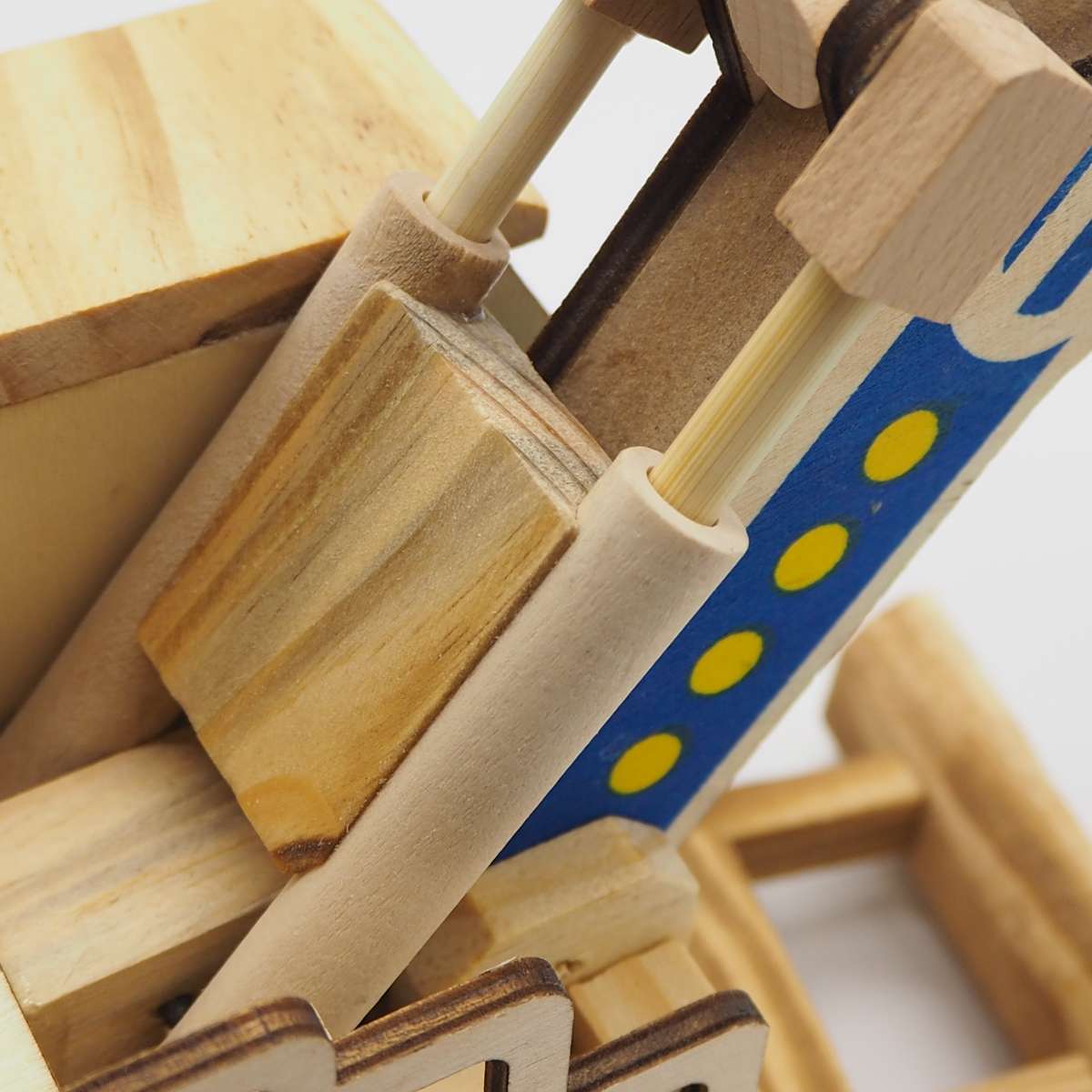 Wooden craft toy color excavator Item Picture