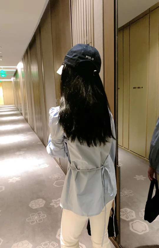 系带衬衫产品图