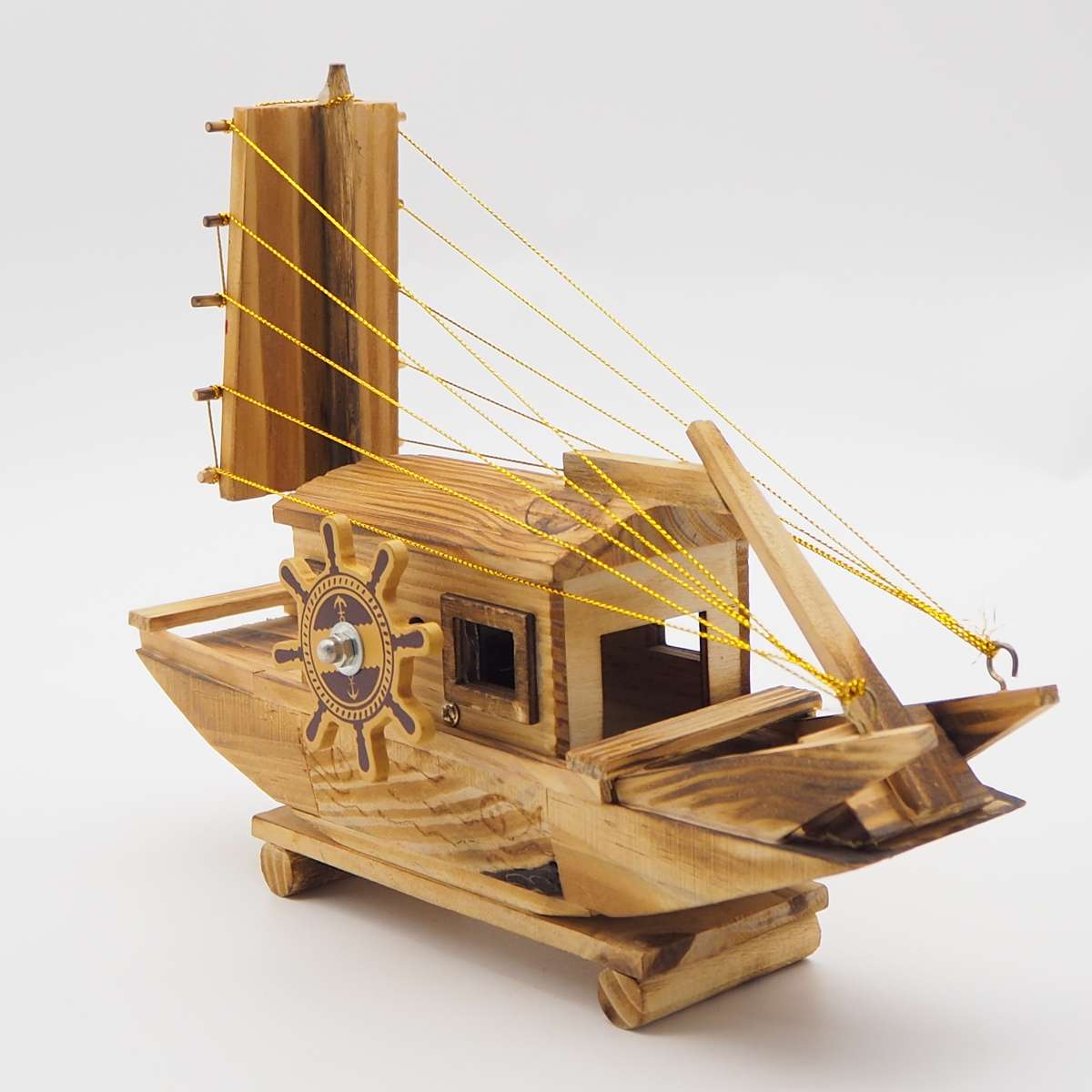 A wooden craft toy, a smooth sailing boat Specification image