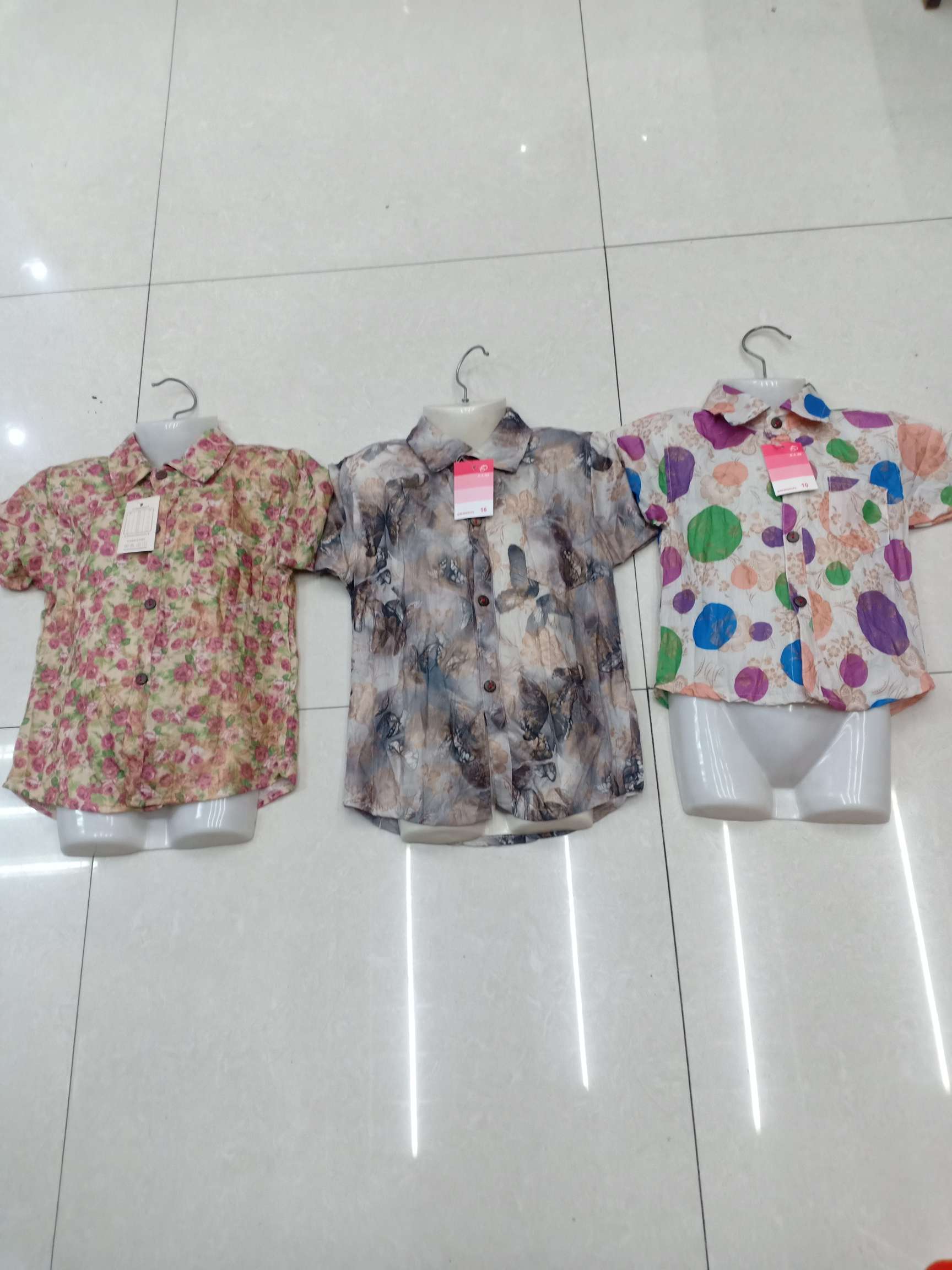 The children's shirts thumbnail