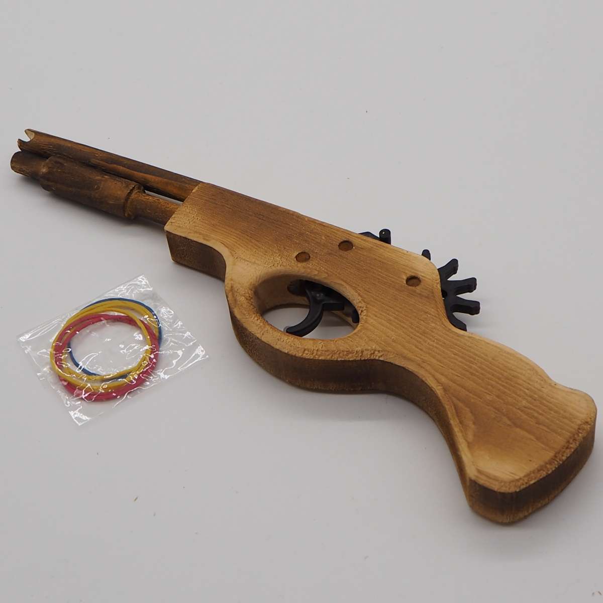 Factory direct sales of long double-tube wooden guns, wooden toy guns, children's toy guns, and travel craft toys details Picture