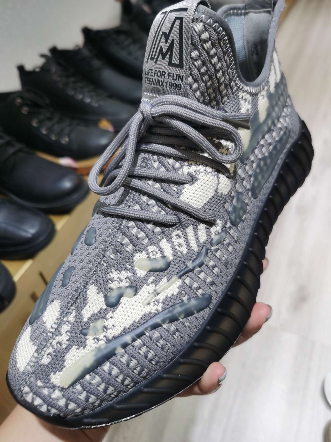 New Thick Bottom Daddy Shoes Mesh Surface Breathable Fashion Casual 50100 Happy Kangaroo New Spring And Summer Trend Sports Shoes Wholesale Specification drawing