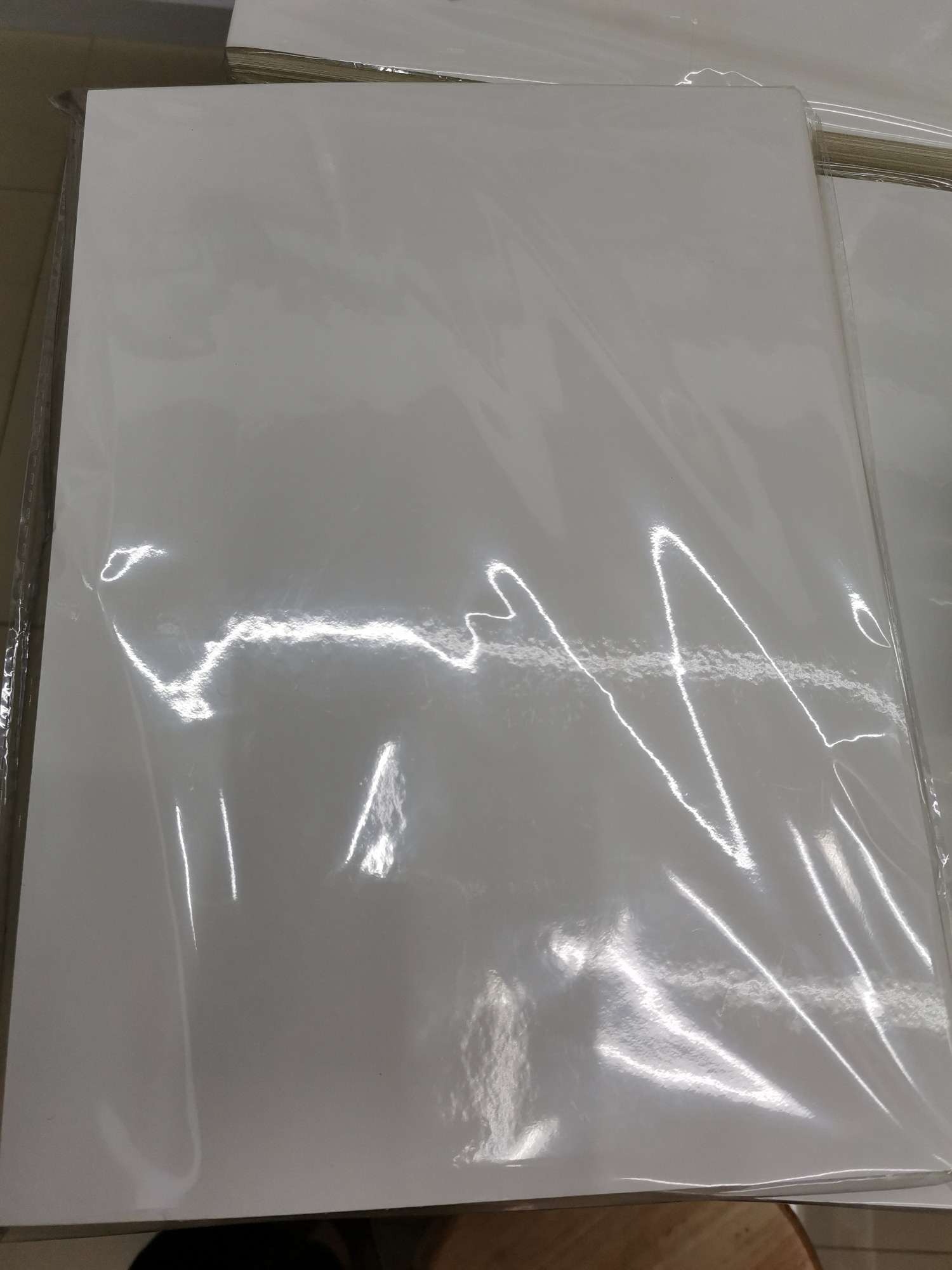 Self-adhesive paper thumbnail
