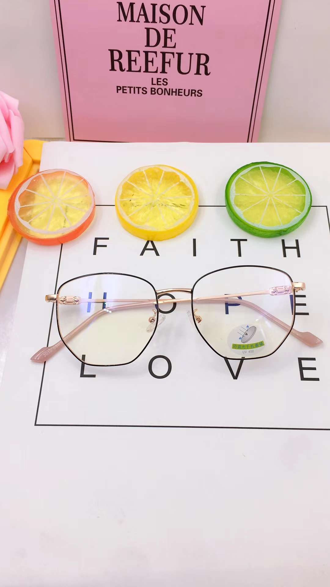 Yiwu good goods show for glasses on the new hot selling model 5 full figure