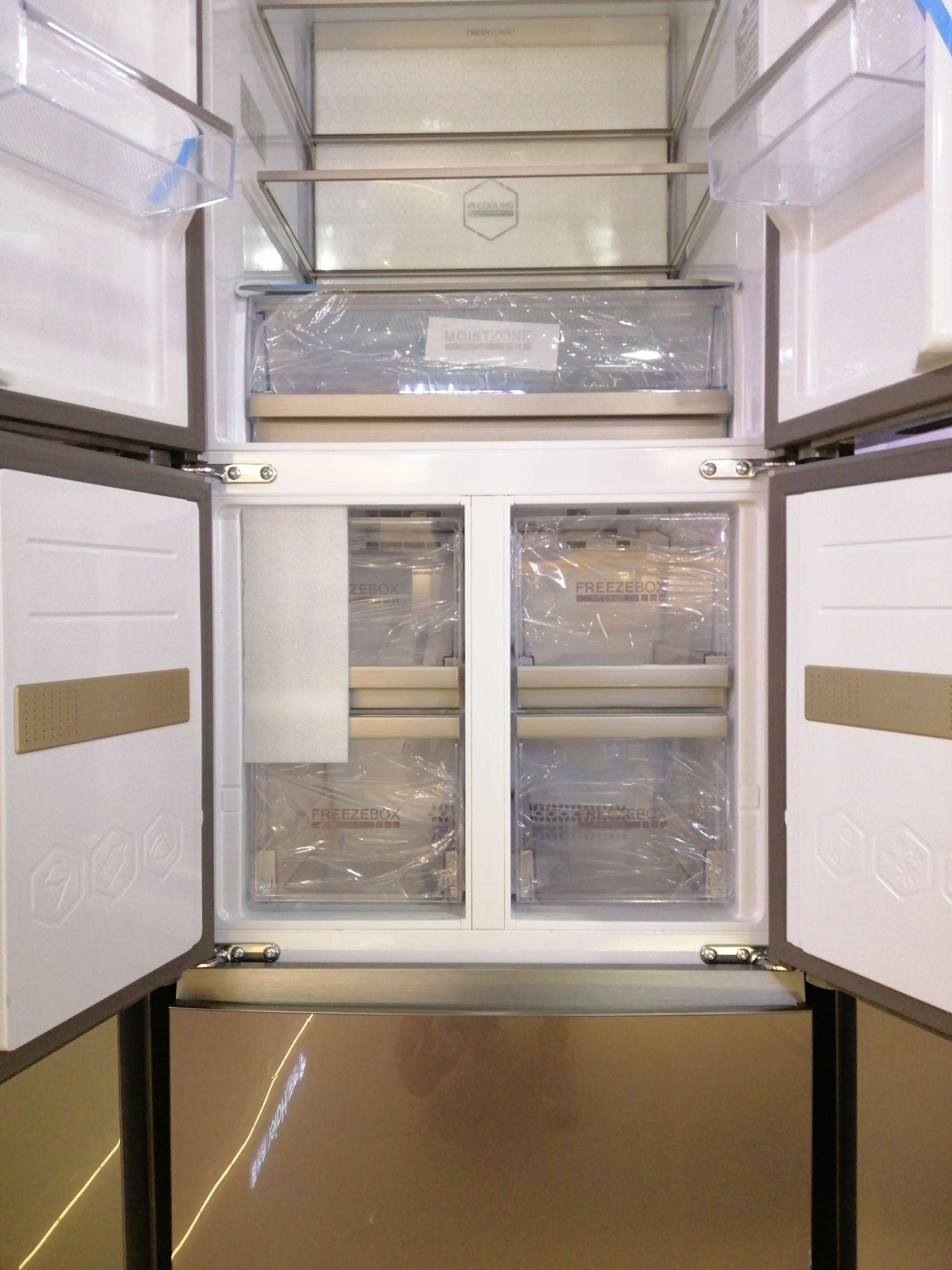 Casarte 420-liter five-door refrigerator details Picture