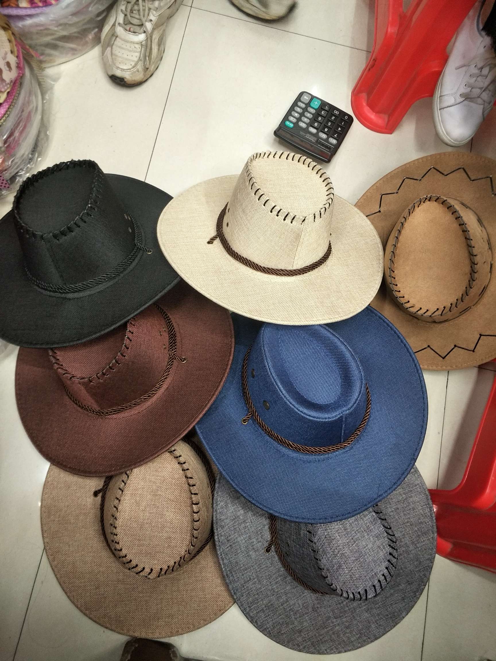 Specializing in the production of western cowboy hats and top hats, we undertake various domestic and foreign trade orders. Welcome to purchase details Picture
