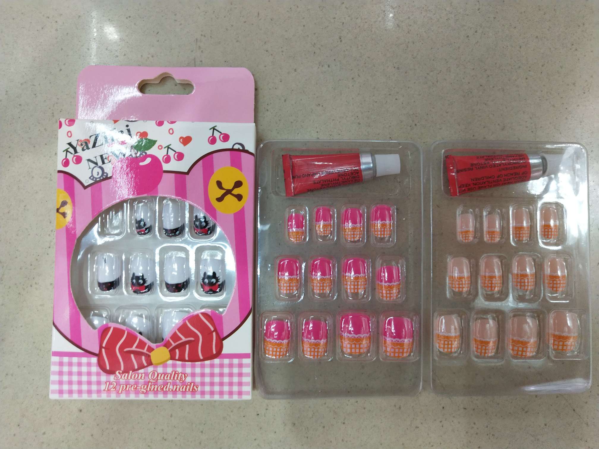 Cute wearable princesa manicura parches de uñas para niños uñas falsas para bebés viene con pegamento estilo autoadhesivo 12 piezas en una caja 12 cajas en un paquete medio bolso de OPP colores mezclados más de 6 colores mezclados promedio Specification image