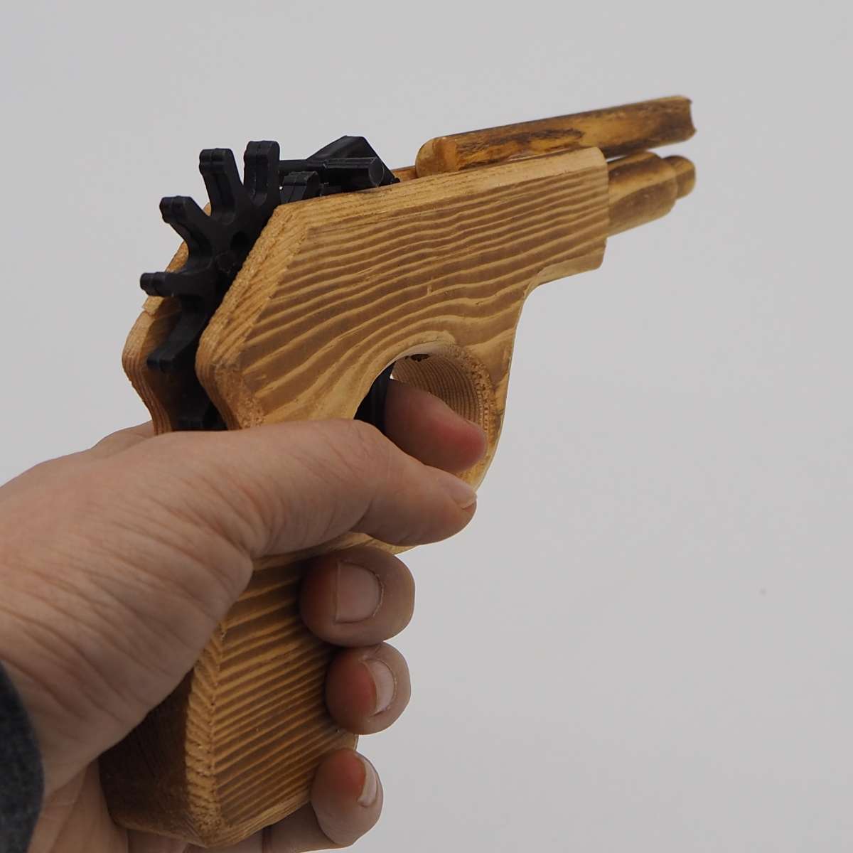 Factory direct sales of rubber band wooden guns, wooden toys, rubber ring hand wooden guns, new No. 3 rubber band gun Specification image