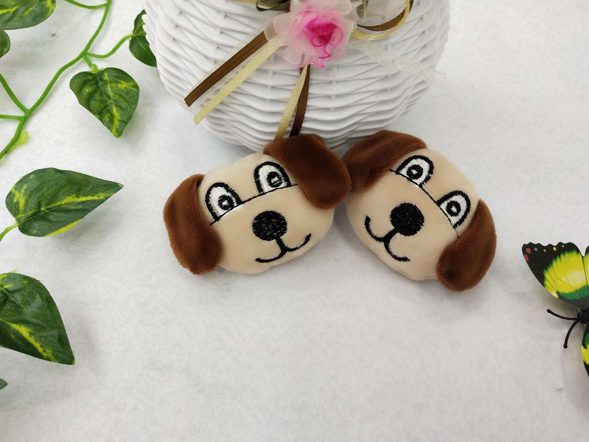 毛绒卡通小狗发夹，胸针，爬爬圈，鞋帽，服装等配饰细节图