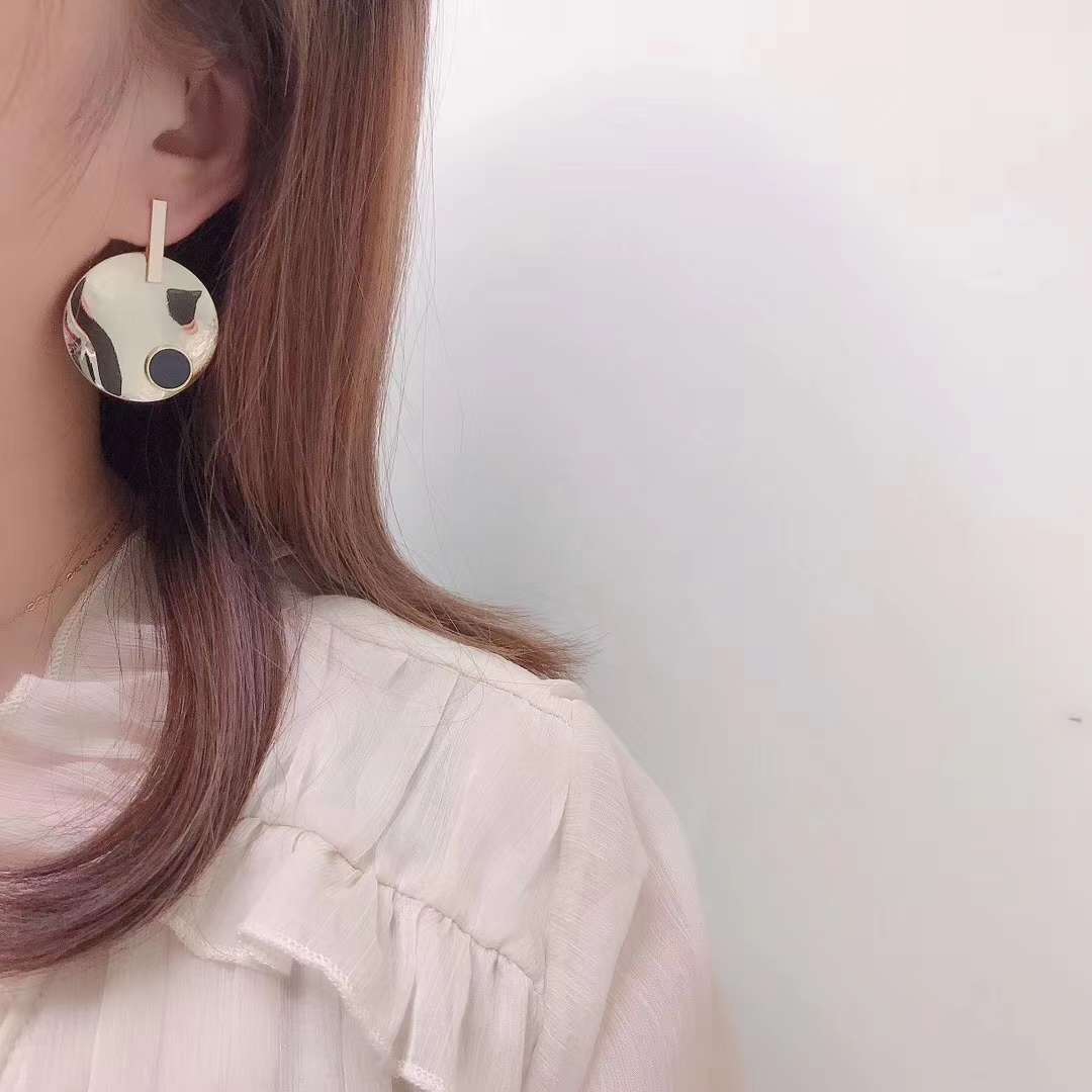 新款时尚韩版休闲气质925银针几何圆形耳环细节图