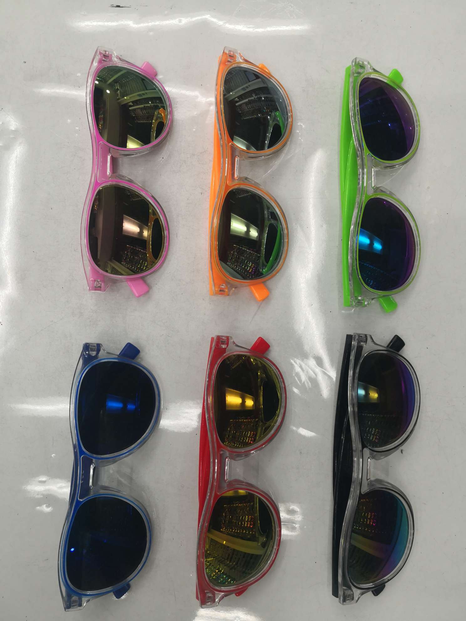 新款时尚太阳镜，防紫外线彩色镜片墨镜，厂家直销详情图1