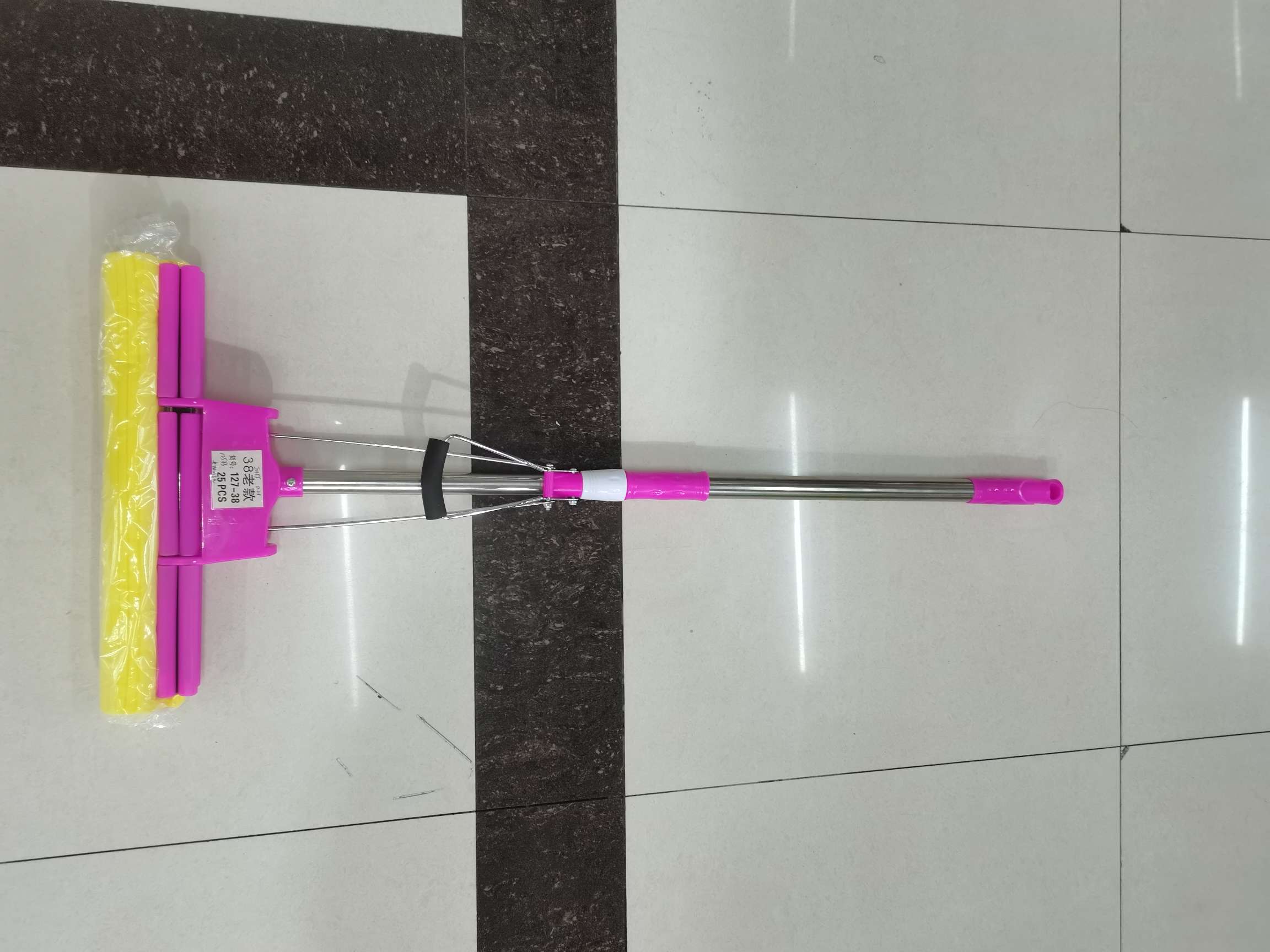 Affordable common price
Rubber and cotton mop lazy man mop thumbnail