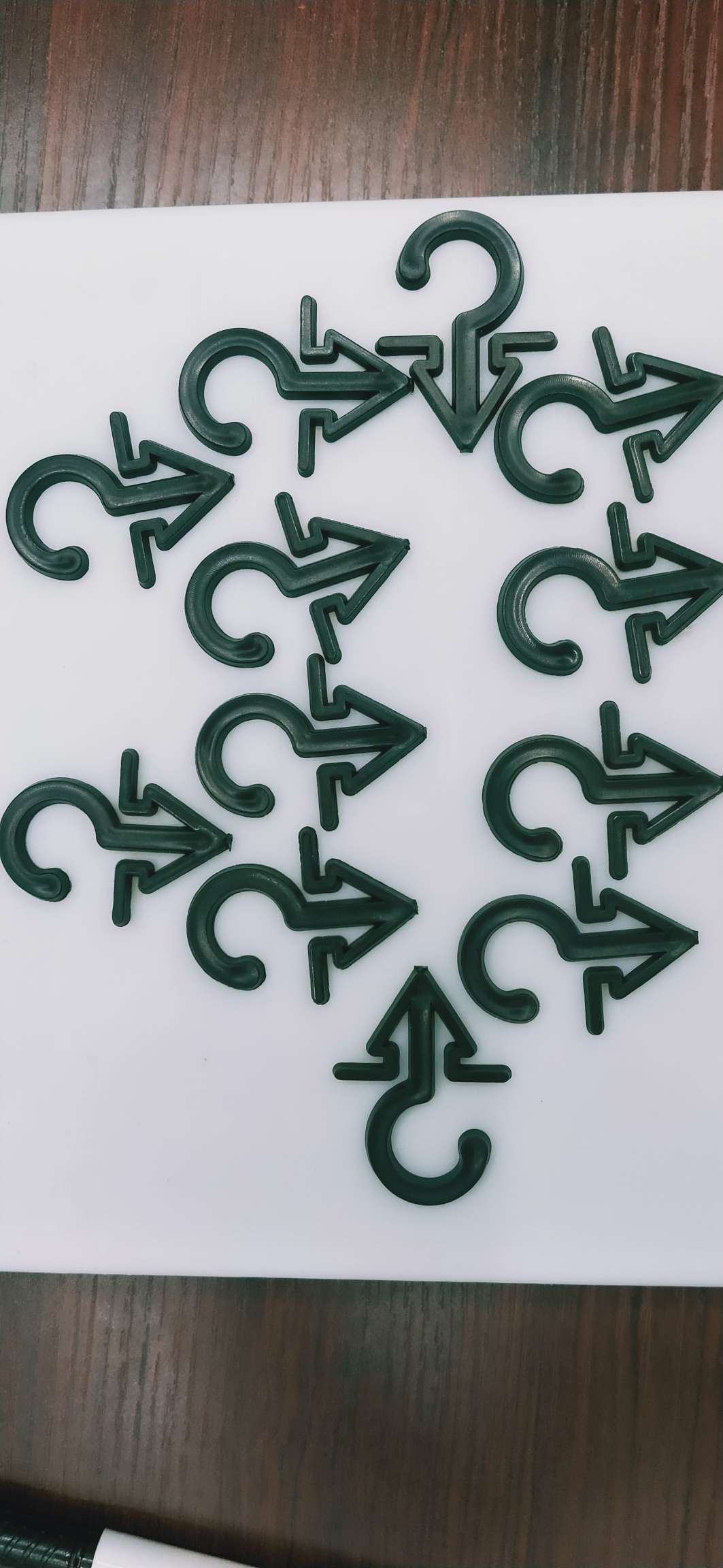 帽子挂钩毛巾钩帽子塑料钩黑中尖钩