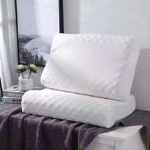 泰国纯天然乳胶枕防螨除菌护颈助眠狼牙按摩款