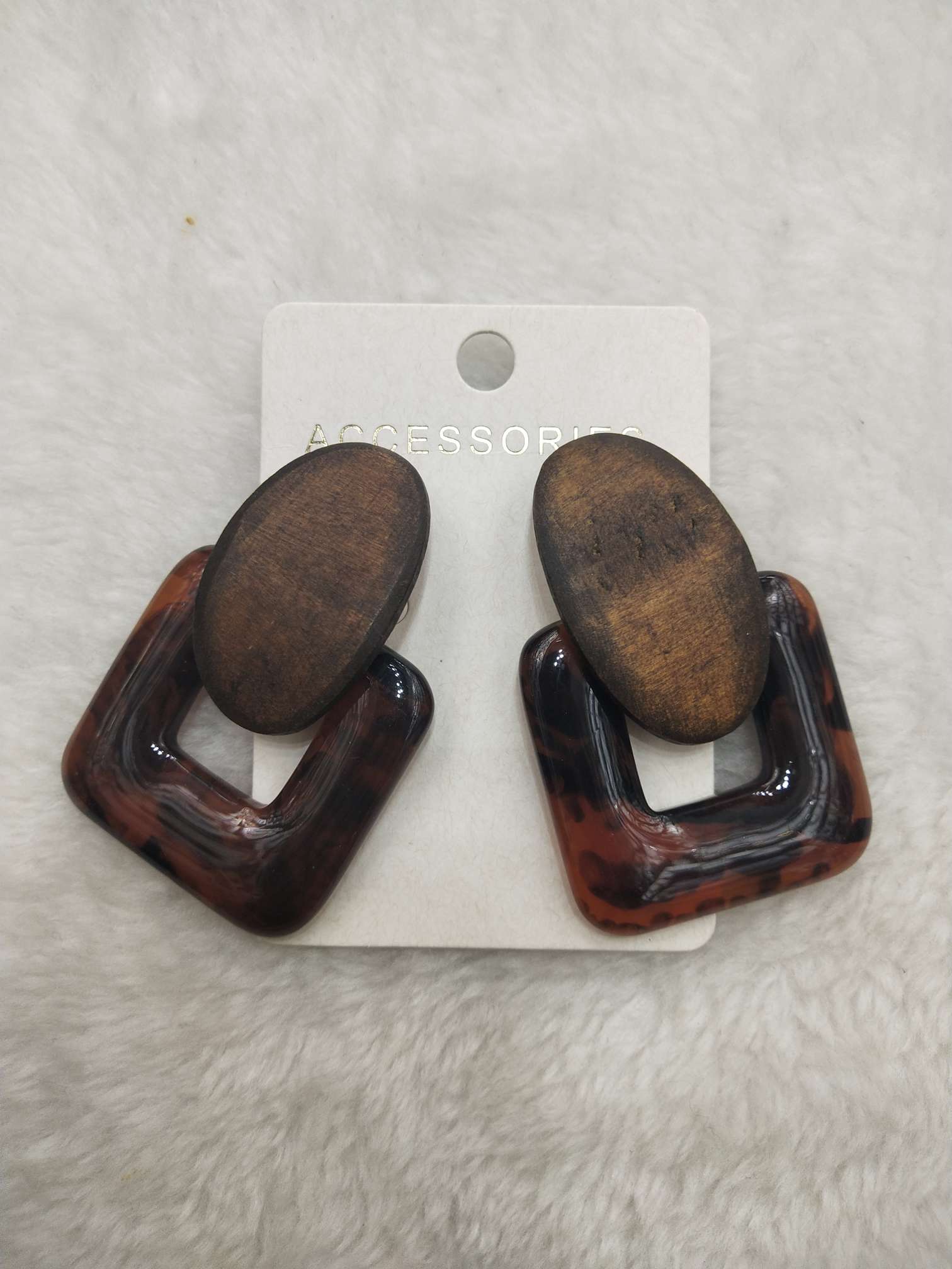 European and American style exaggerated earrings geometric shape resin retro style earrings thumbnail
