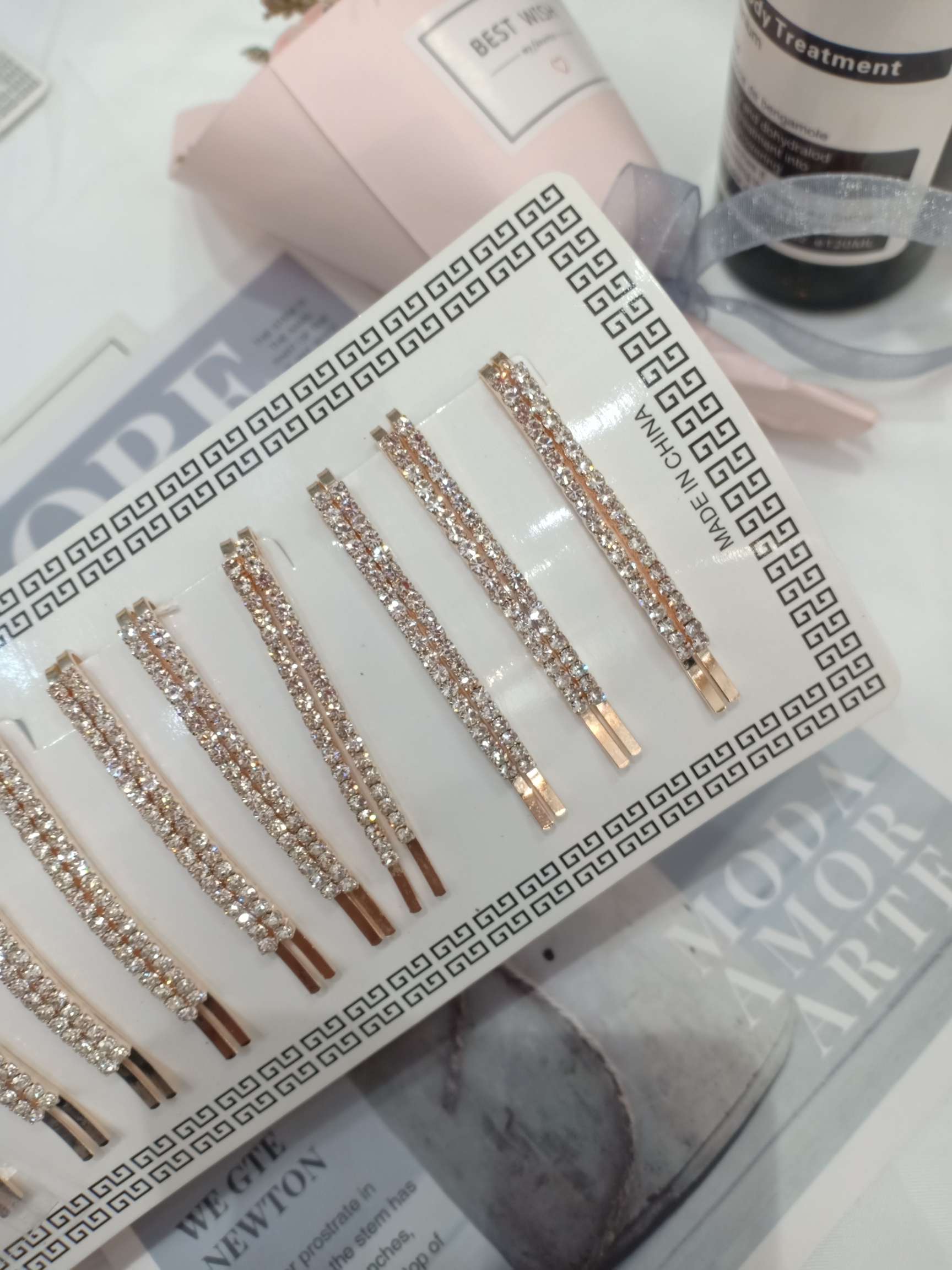 The Same Style Hair Clips, Straight Clips, Bangs Clips, Side Clips And Hair Accessories As Those Worn By Dilraba And Jennie Kim details Picture