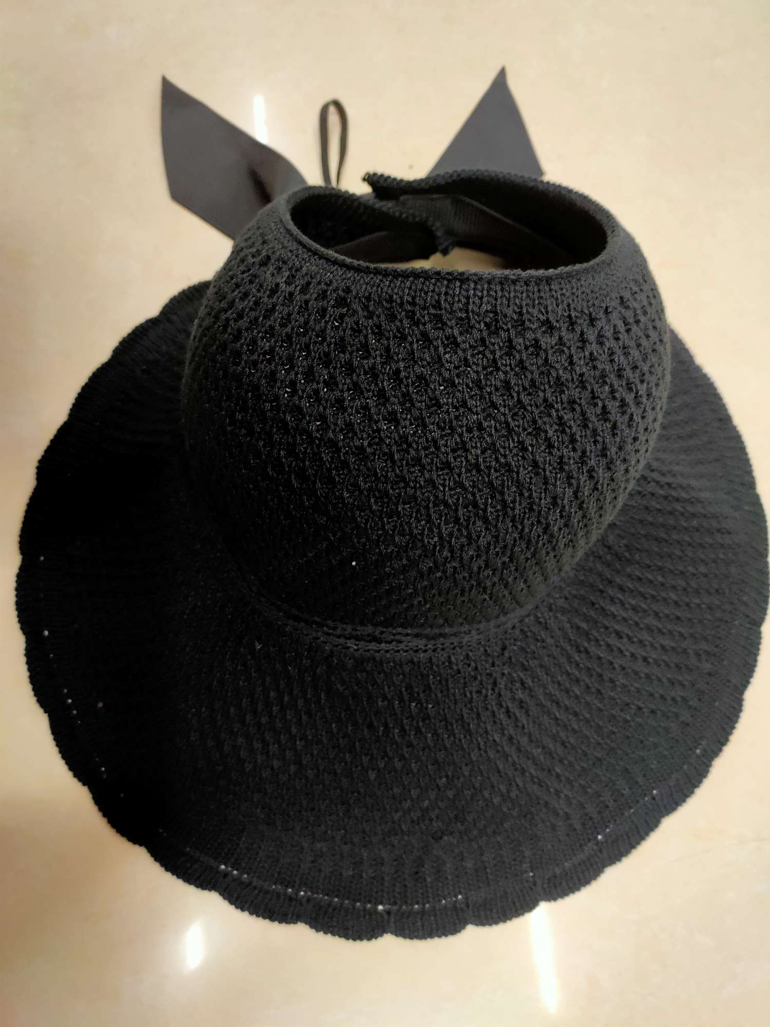 This is a popular beach straw hat for children. It can be folded and woven for sun protection in summer. It is a fresh and cute fisherman's hat with a LACES for sun protection Application Scenario