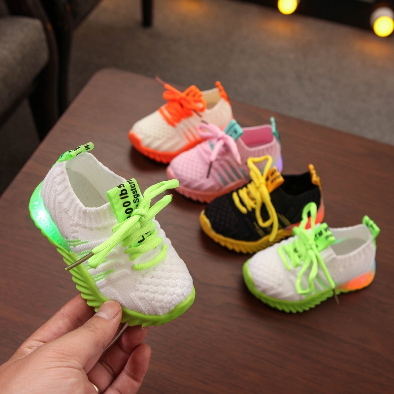 Leisure sports Breathable fly weave LED light shoe flash student shoe 4-7-10 year old child