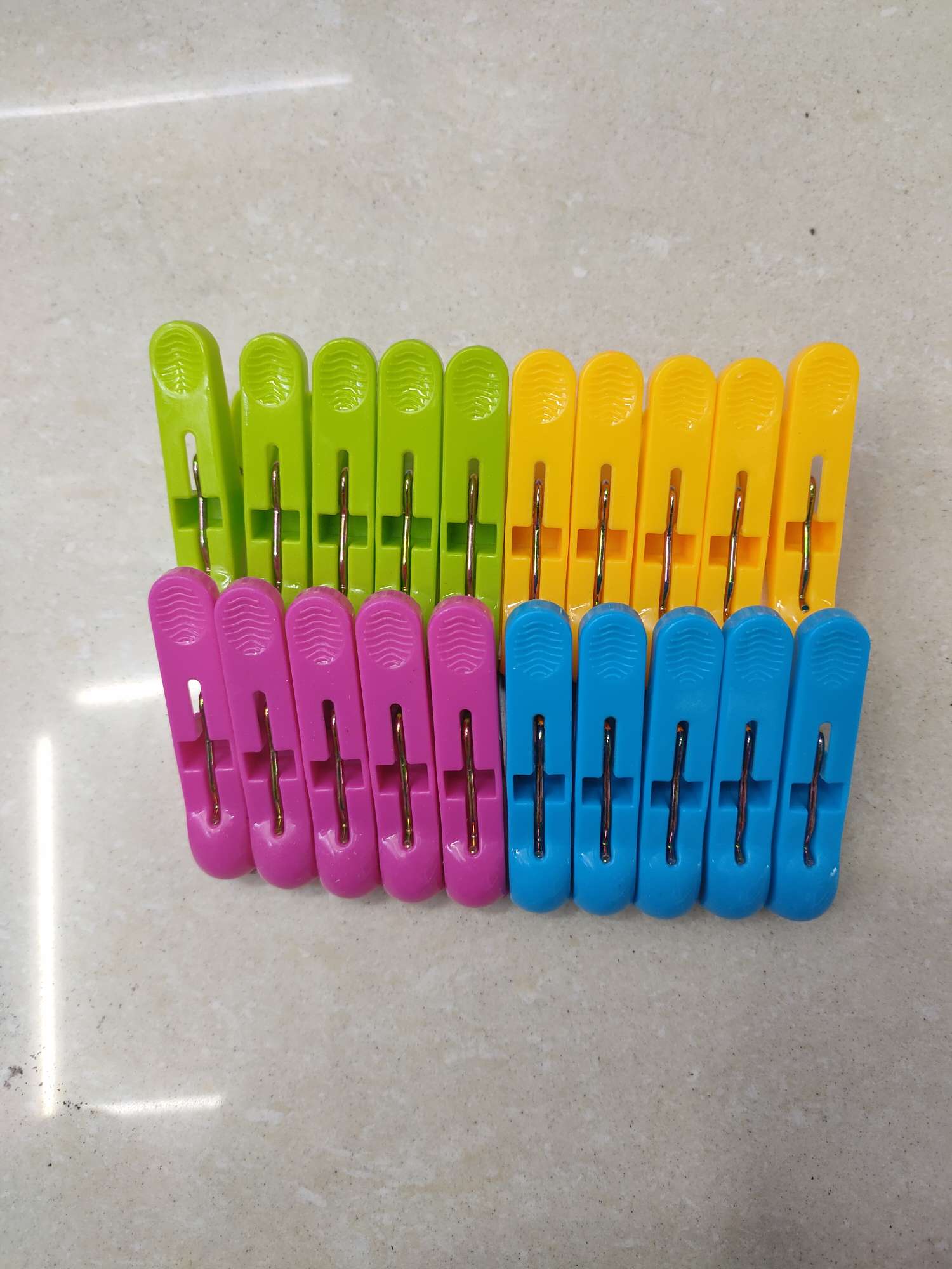 2020 new Korean clip plastic products manufacturers direct clip thumbnail