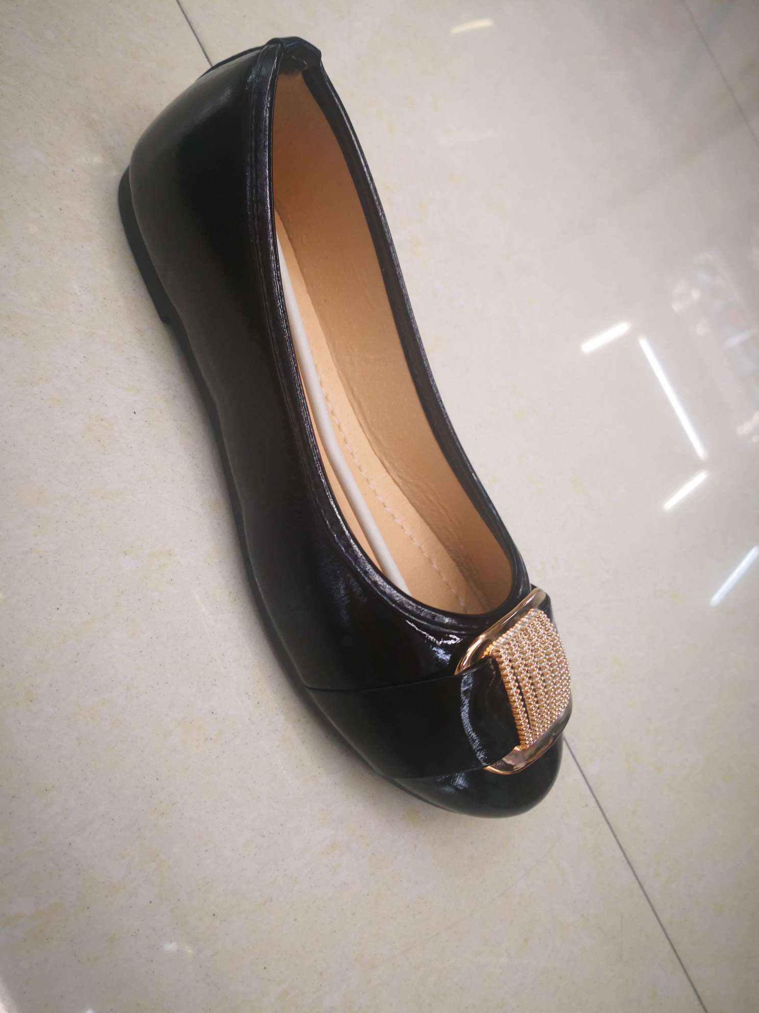 周氏现货库存外贸原单软底芭蕾金属扣饰浅口豆豆女平底孕妇单鞋四季鞋，女单鞋，平底鞋详情图7