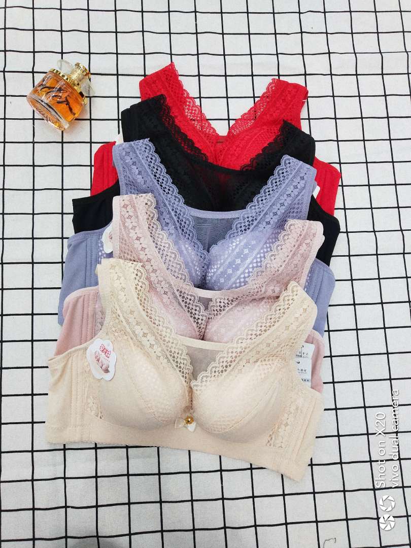 3368 Bras and underwear thumbnail