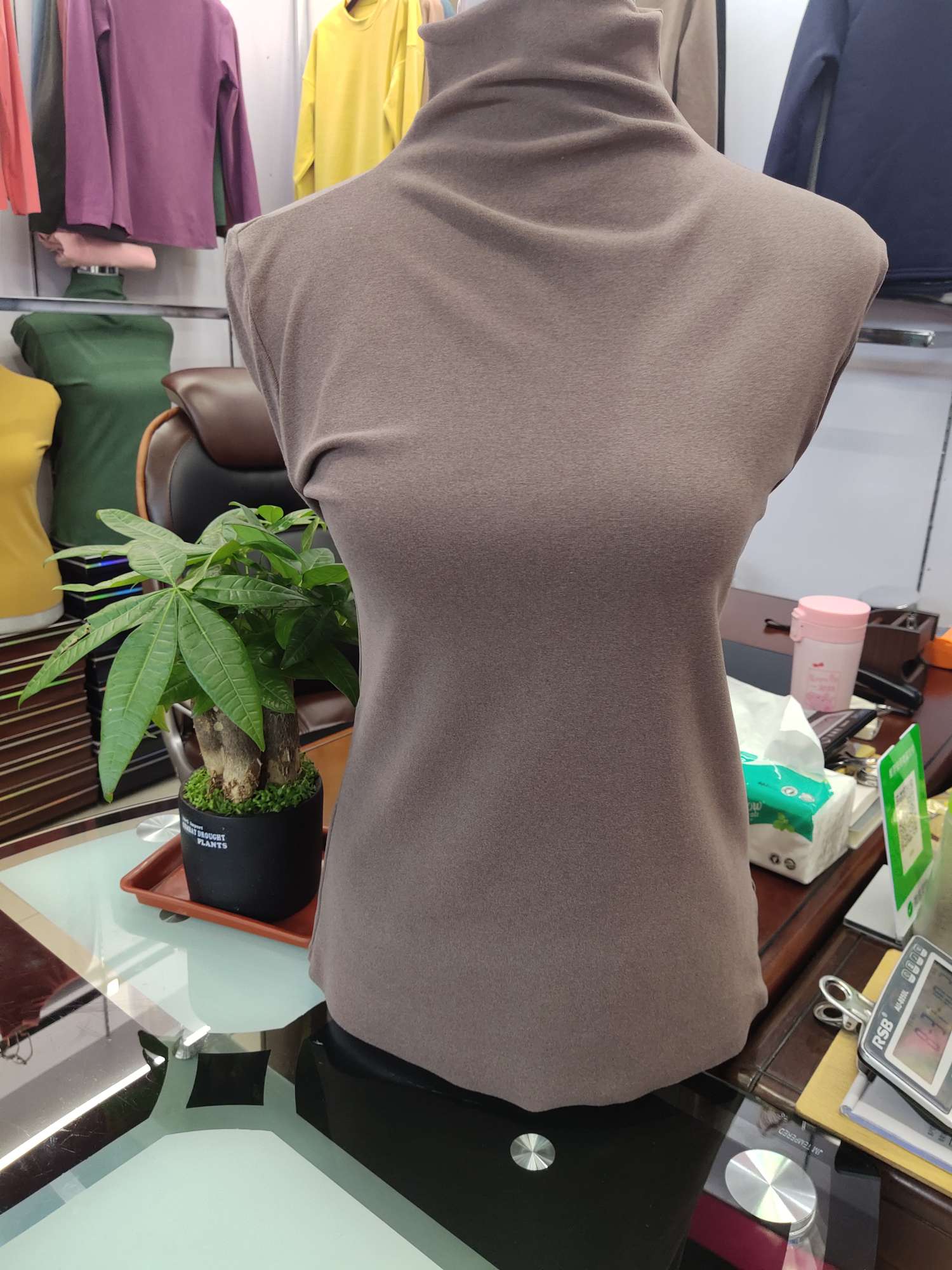 Fashionable Women's Base Shirt Item Picture