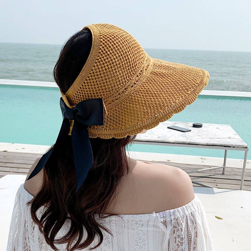 This is a popular beach straw hat for children. It can be folded and woven for sun protection in summer. It is a fresh and cute fisherman's hat with a LACES for sun protection