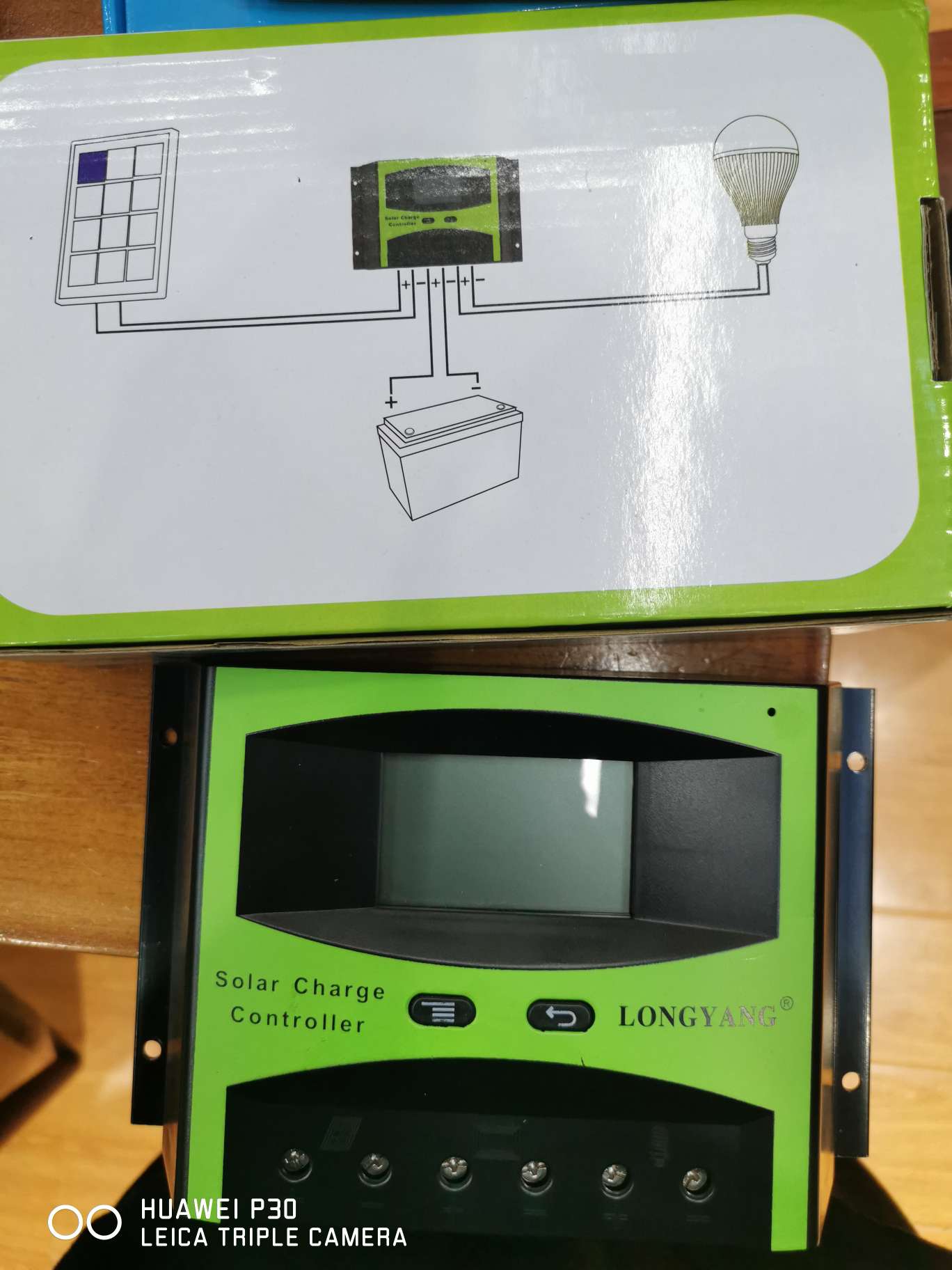 太阳能充电器/控制器/逆变器产品图