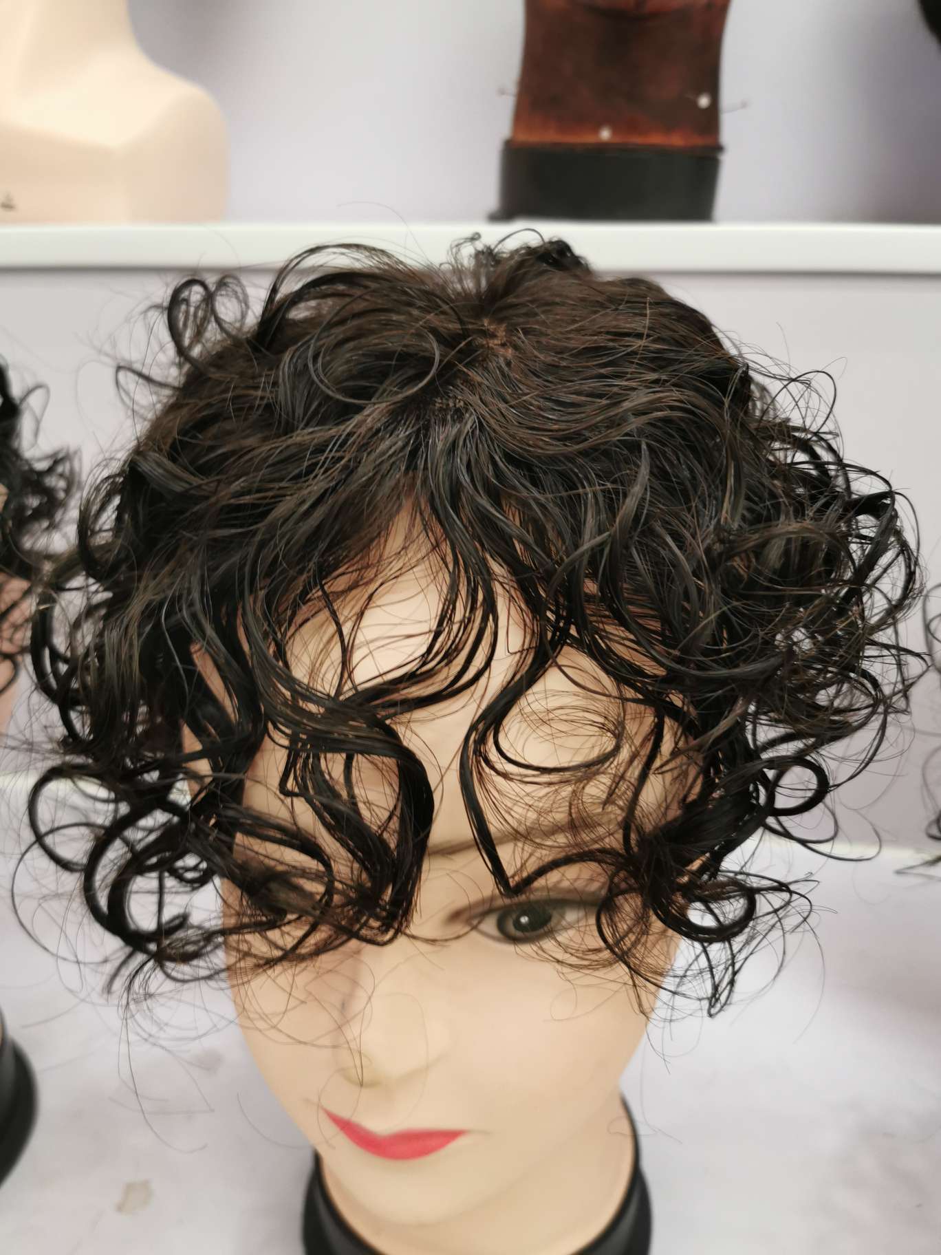 100% hand-knitted real human hair, ladies' hair blocks, curly hair Item Picture