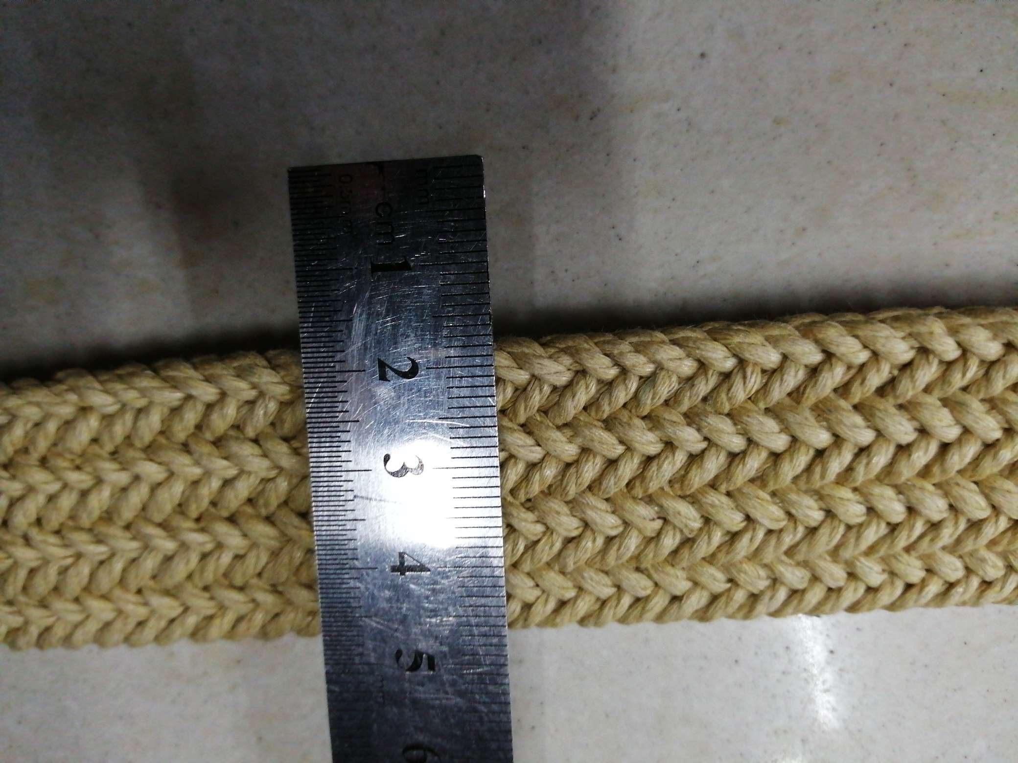 17股加蕊米黄色三股虹蜡绳编织带