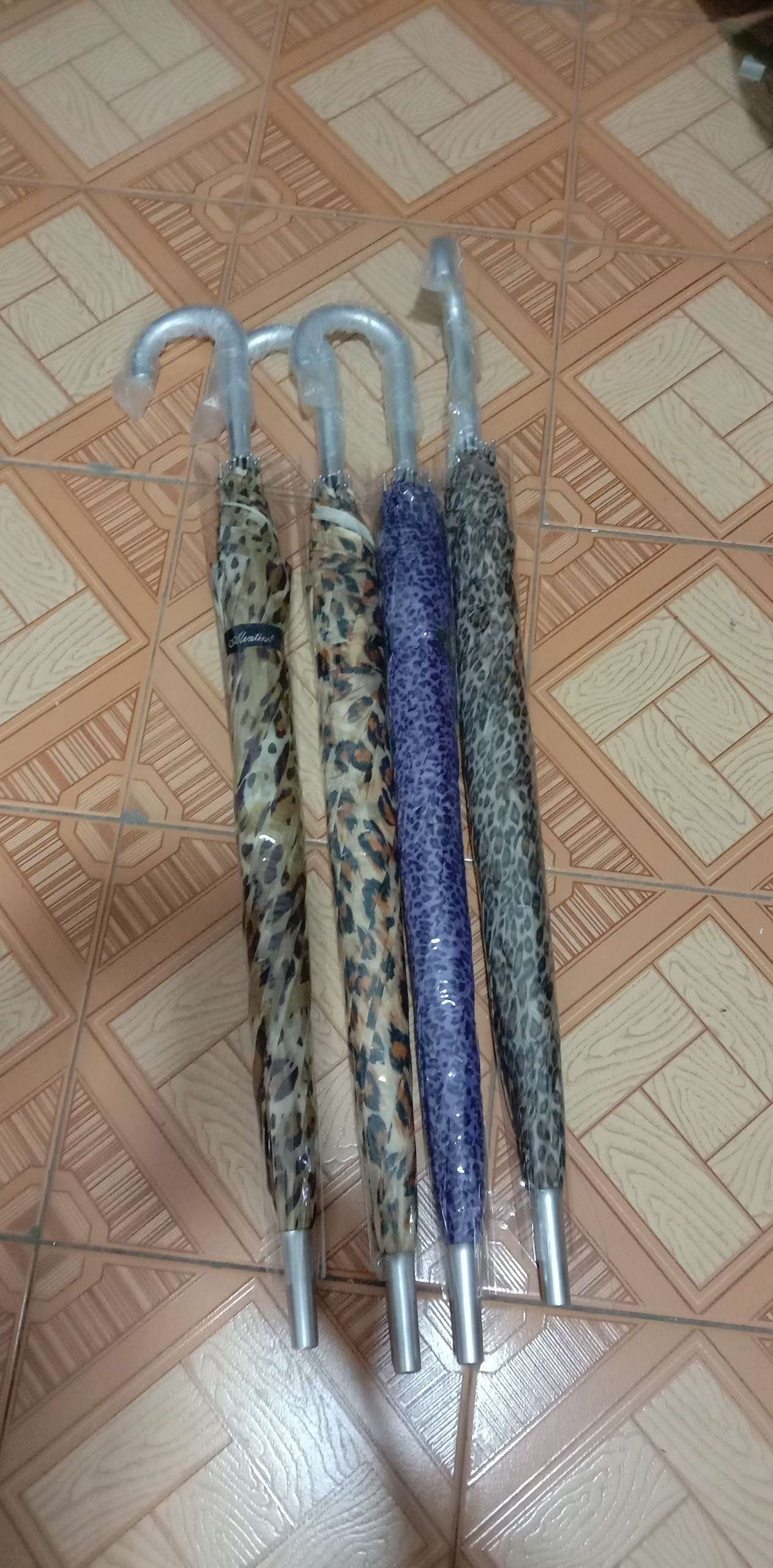 60 cm, 16 double-layer leopard print hand-operated umbrellas details Picture