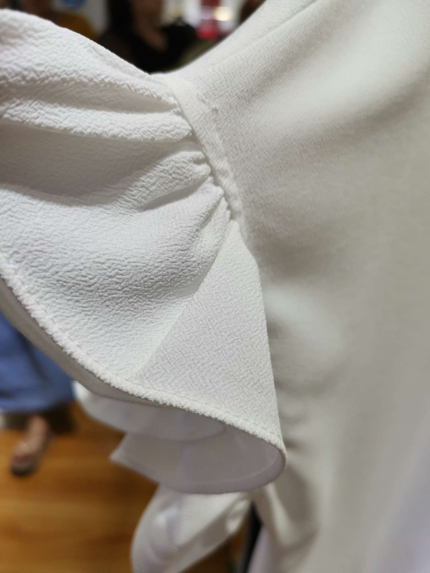 Gold thread ✉ round-neck shirt for women Specification image