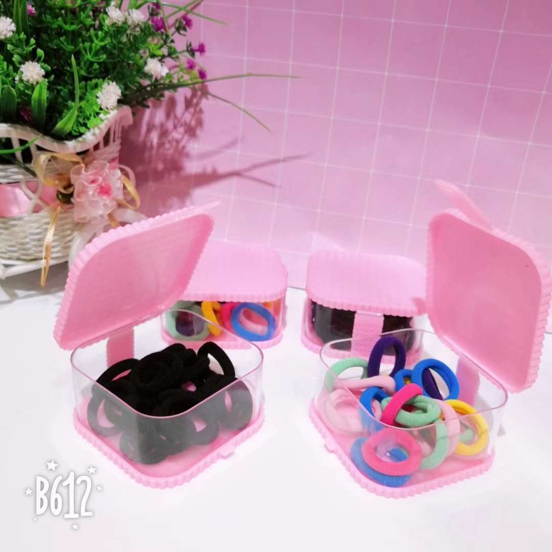Cookie box small towel ring full figure