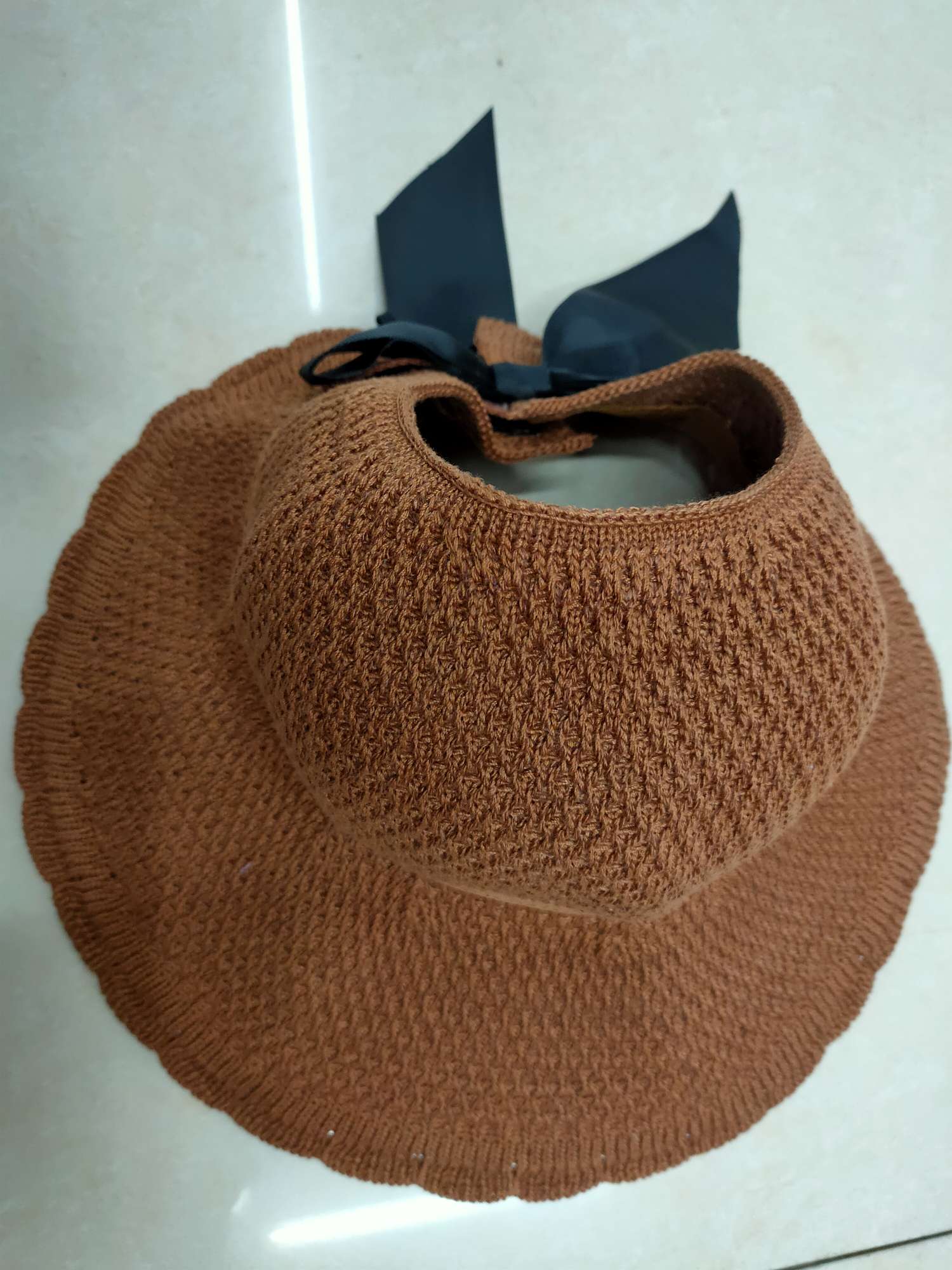 This is a popular beach straw hat for children. It can be folded and woven for sun protection in summer. It is a fresh and cute fisherman's hat with a LACES for sun protection undefined