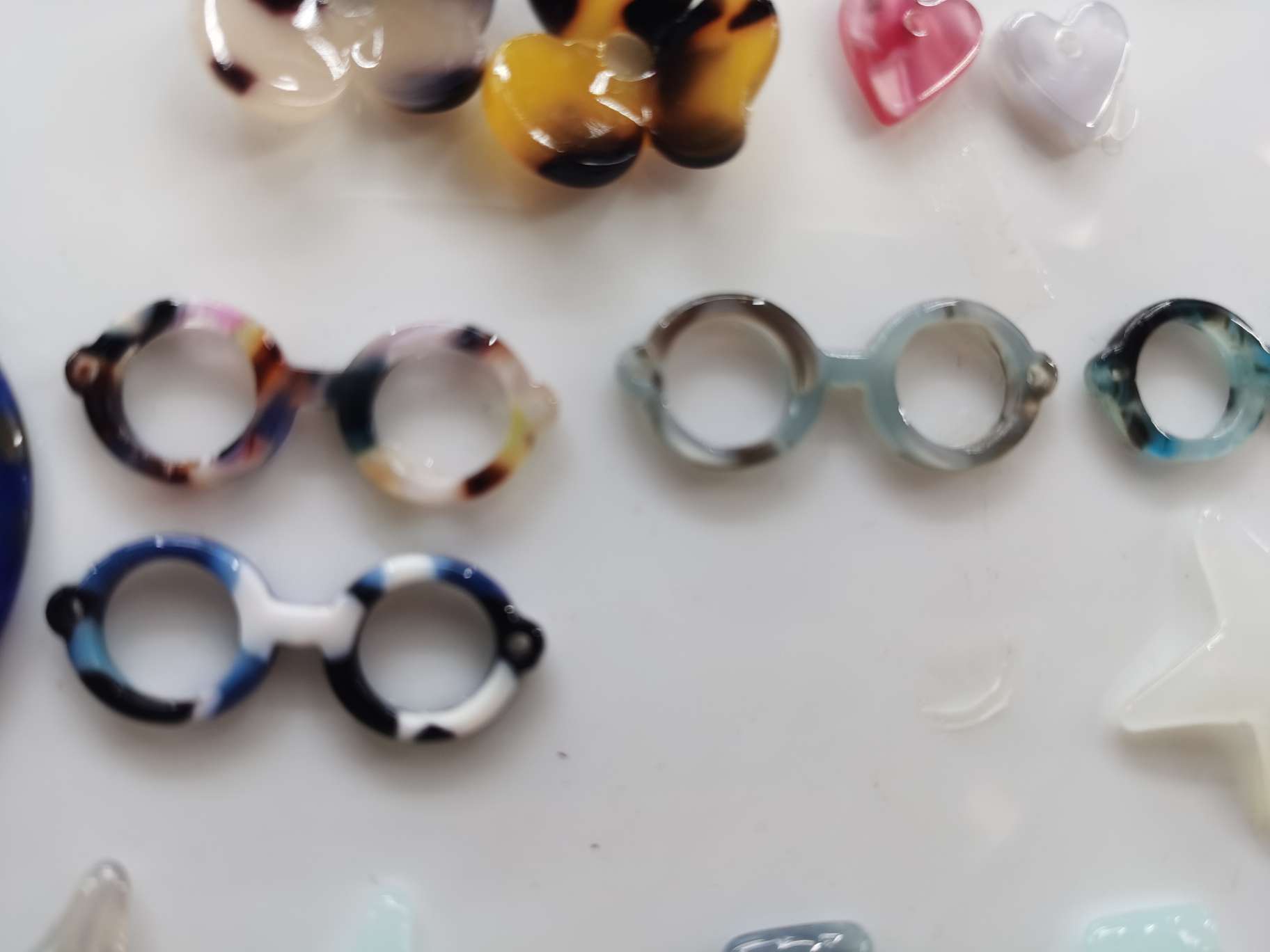 眼镜绚丽多彩美滋滋超好看看到都想要    都要的不行